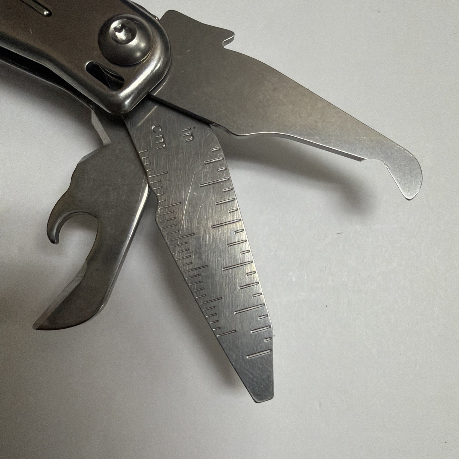 Leatherman Wingman 14 Tools Multi-Tool – Stainless Steel