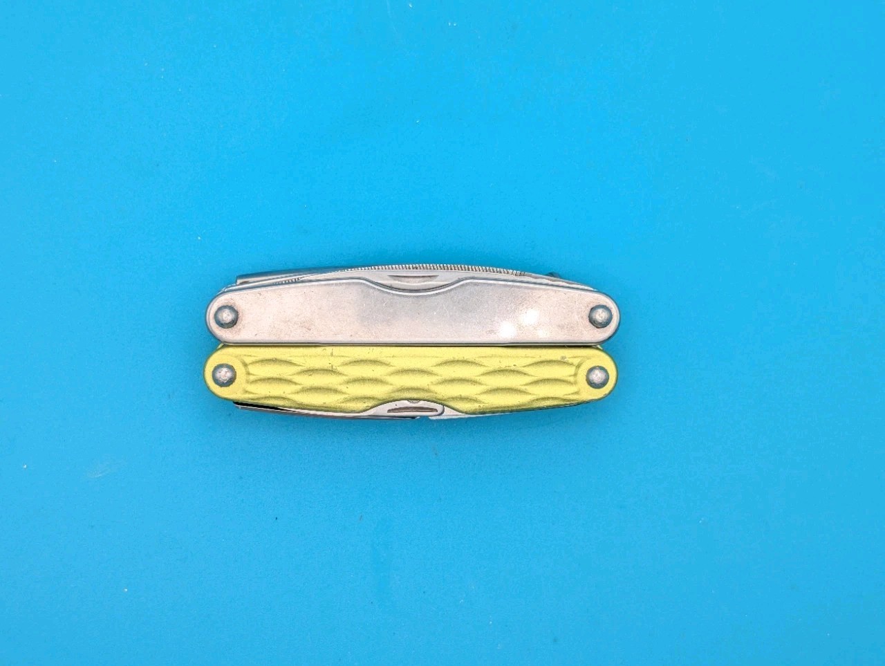 Leatherman Juice XE6 Moss Green Multi-Tool Pocket Knife Made in USA! RARE!