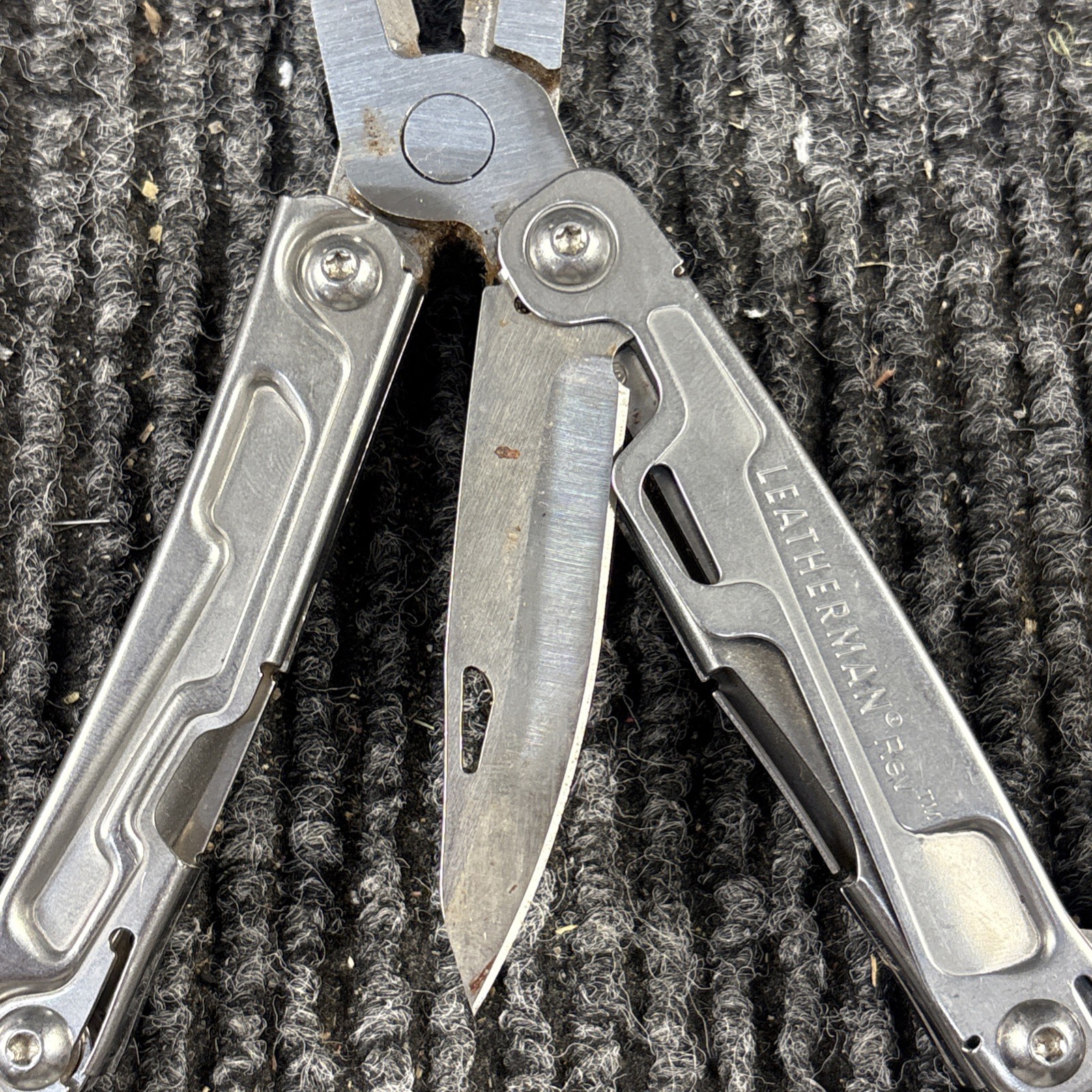 Leatherman Rev 3.8″ Multi-Tool, Stainless! USED (049)