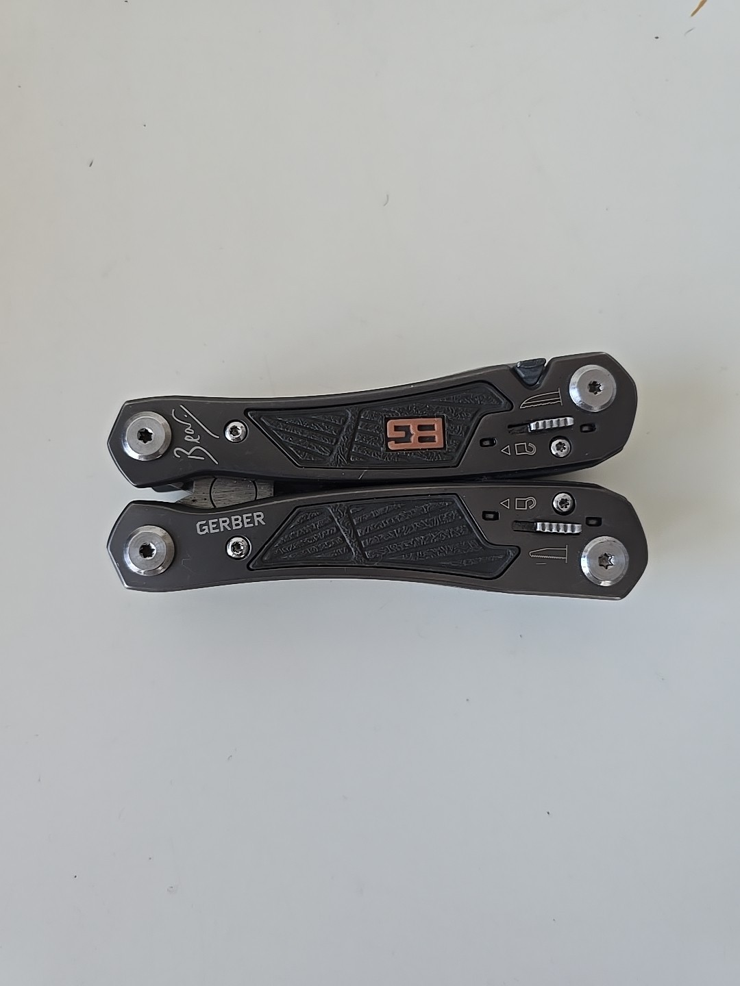 Gerber Bear Grylls Edition Suspension Gray Multi-Tool Plier w/Sheath