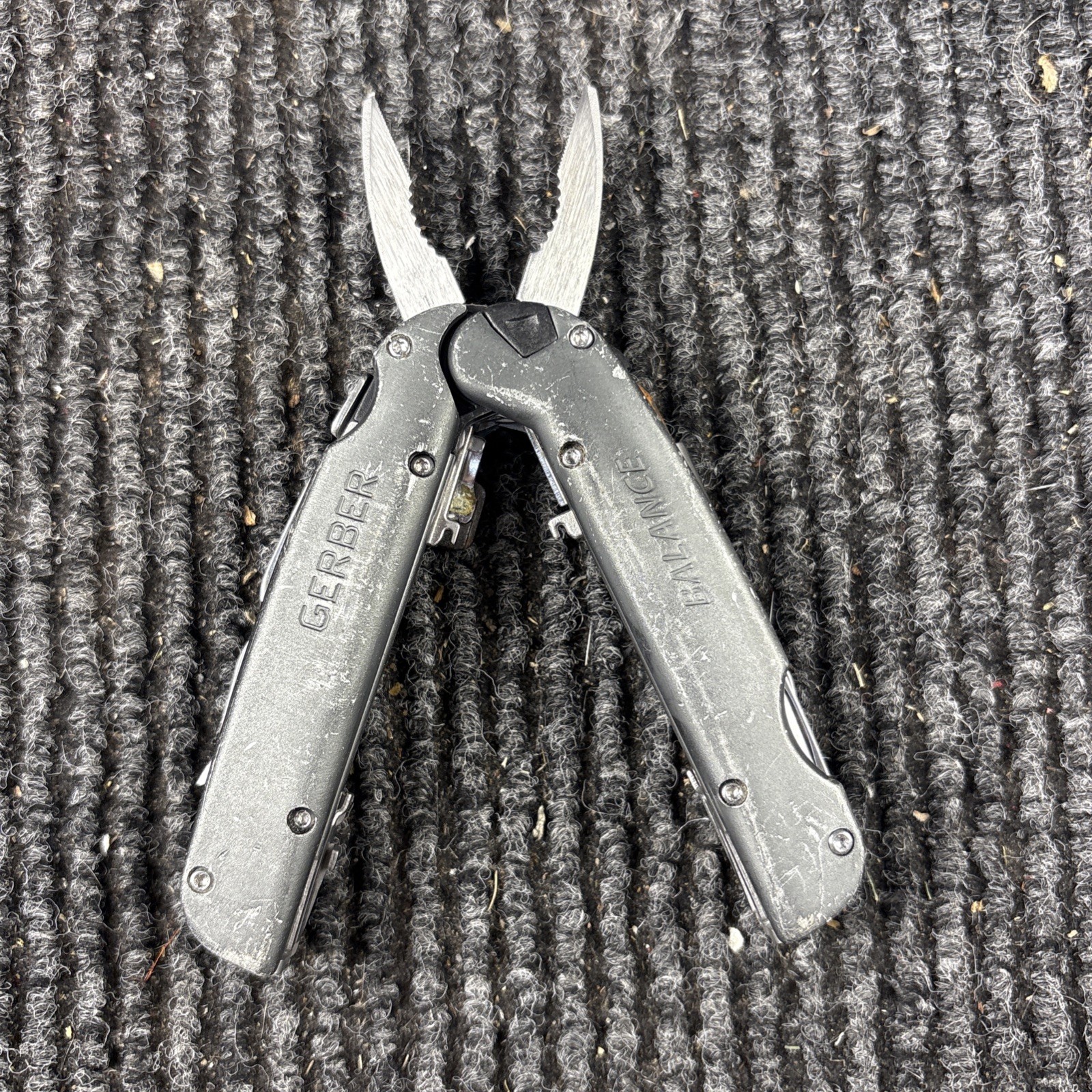 Gerber Essentials Balance 12 Multi-Tool Gray Stainless Steel Sliding Pliers (023