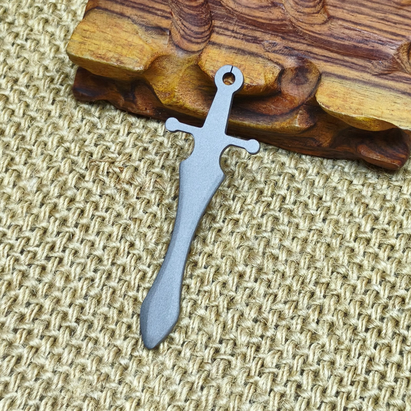 EDC multi tools ornament fell pendant mini SWORD cross pry bar metal