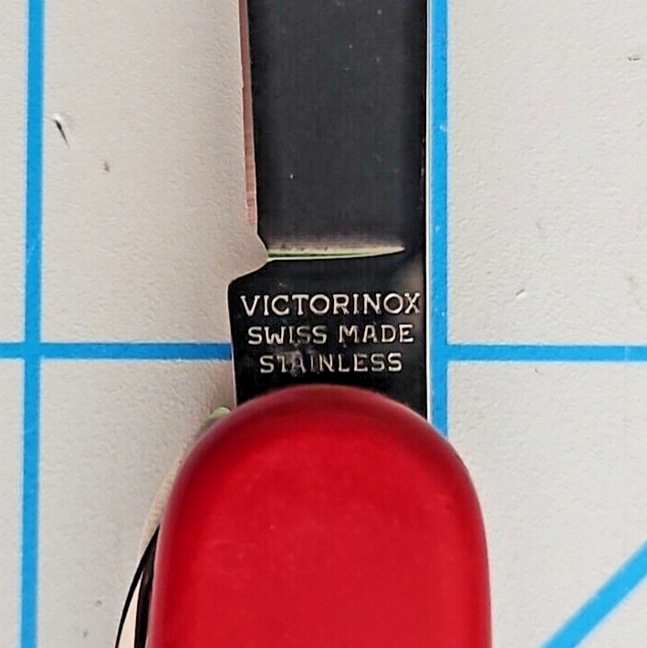 Victorinox Fieldmaster SwissArmyKnife – Red