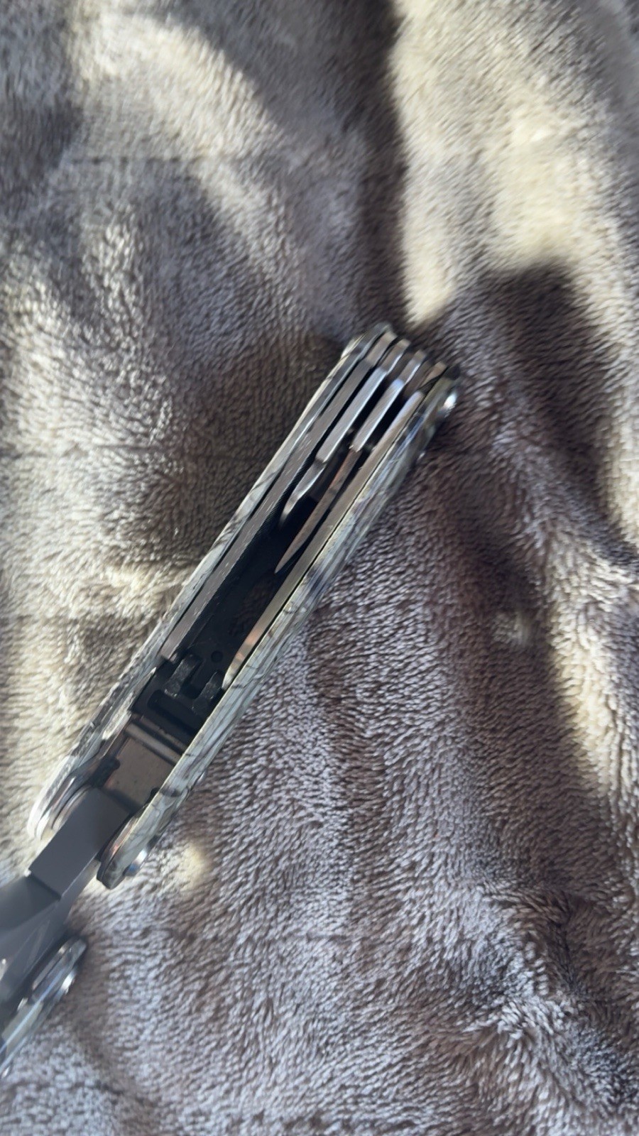 Used Guidesman Camo Multi tool With Pouch (blades Need To Be Tightened)