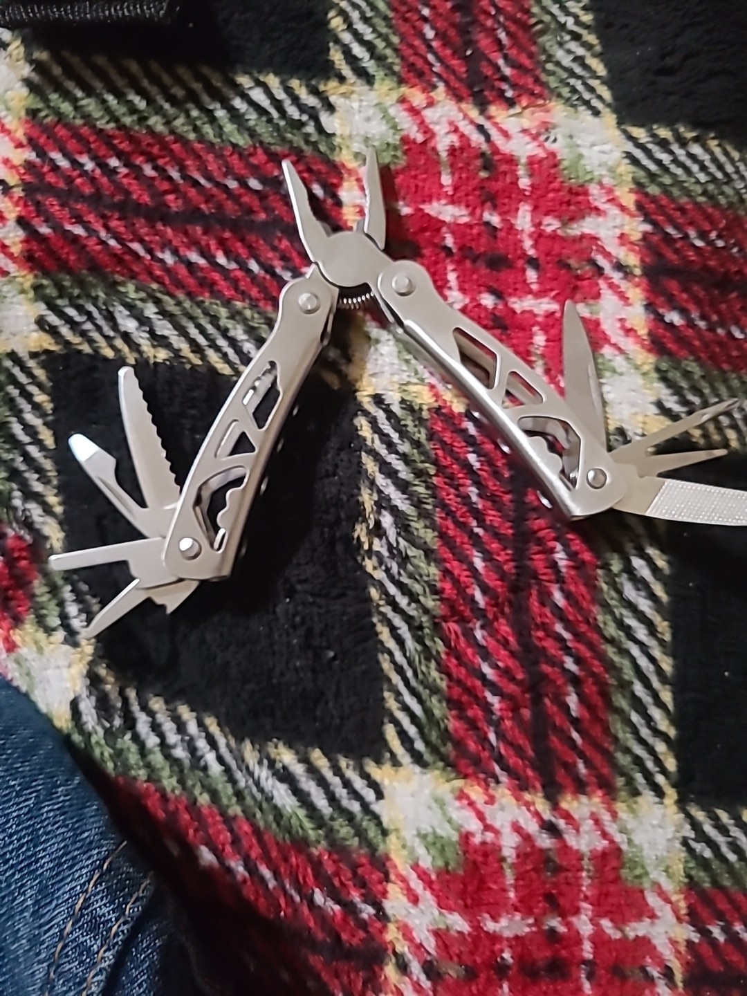 Ozark Trail 12 in 1 Multi Tool Camping Hunting Fishing, Silver Medium Size.