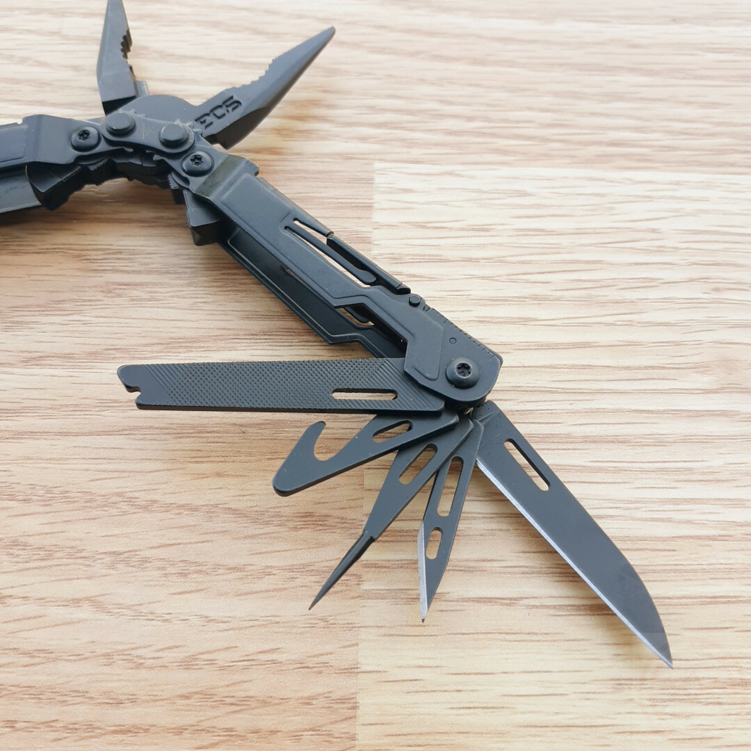 SOG Powerpint Multi Tool Pliers Wire Cutter Scissors Rulers Phillips Screwdriver