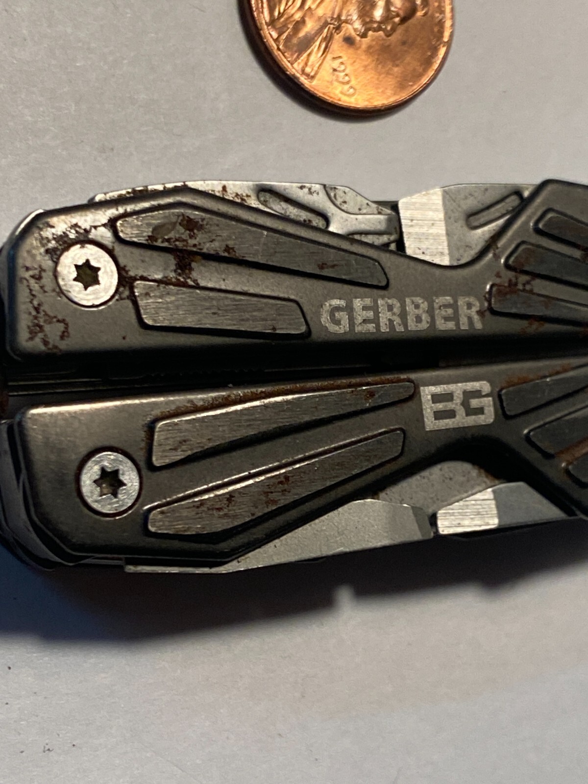 Gerber Bear Grylls (BG) Small Multi-tool – Gray