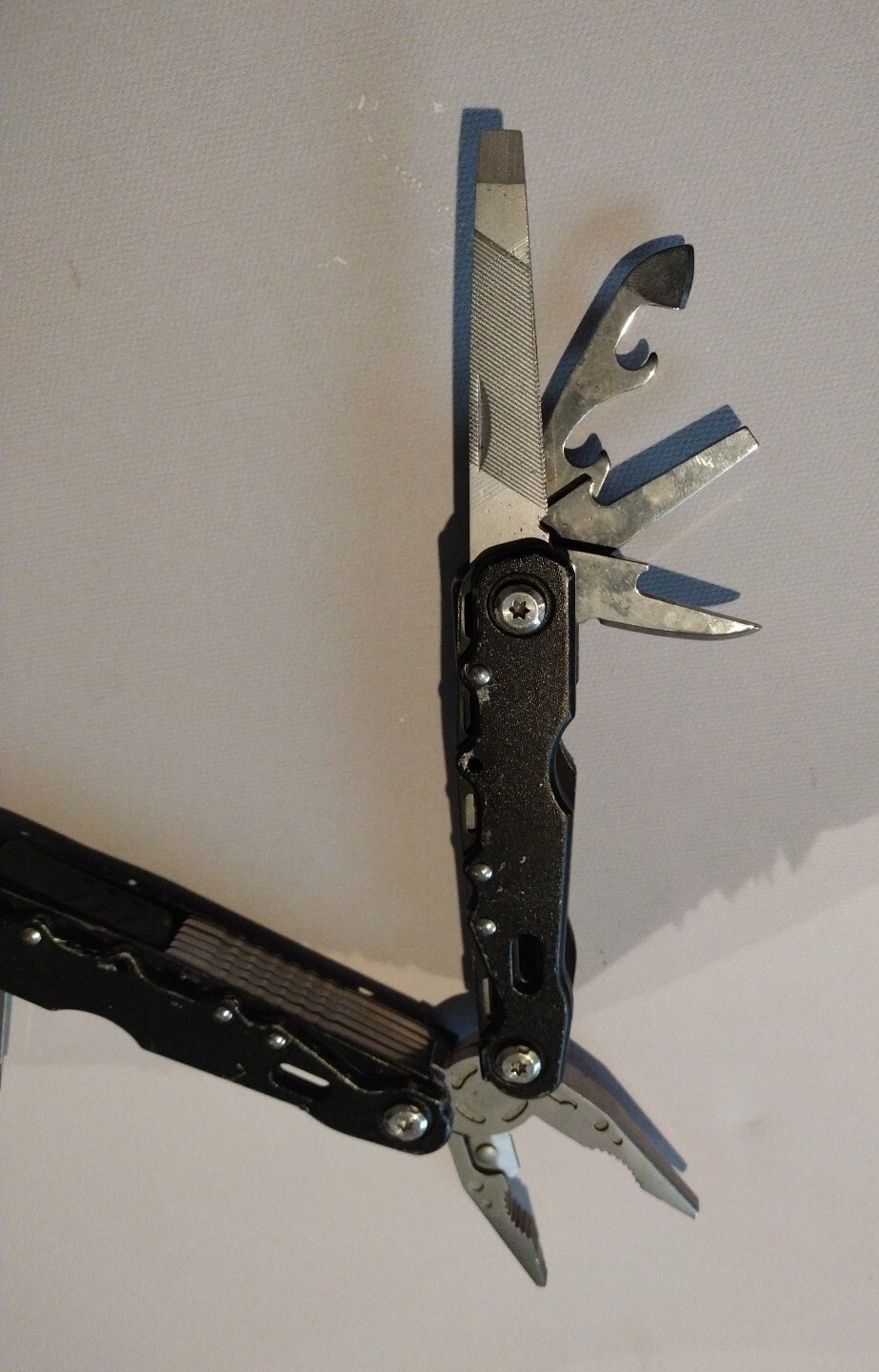 Sarge 10 In 1 Black Zytel Stainless Steel Multi Tools in Great Condition