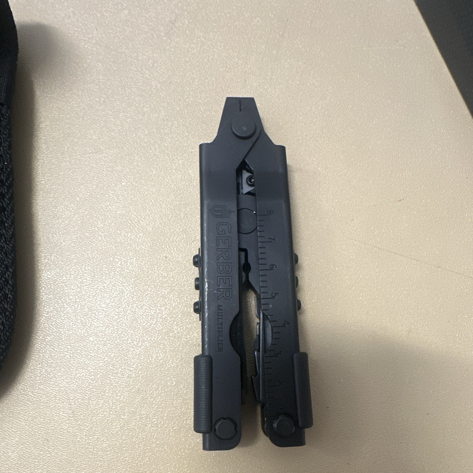 Gerber Multi-Plier 600 Bluntnose Black Multi-Tool, Serrated, Sheath