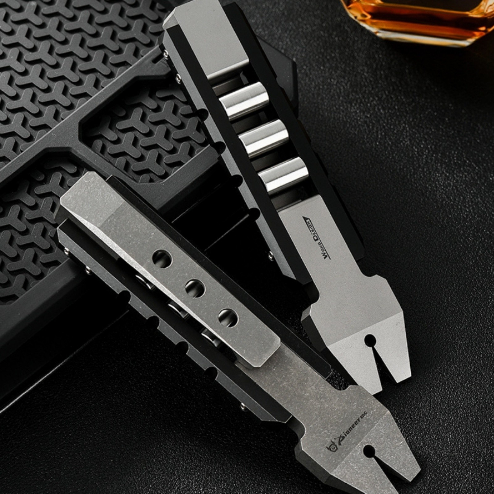Titanium Alloy EDC Pry Bar Multi-Tool with Fidget Roller Pocket Clip Outdoor