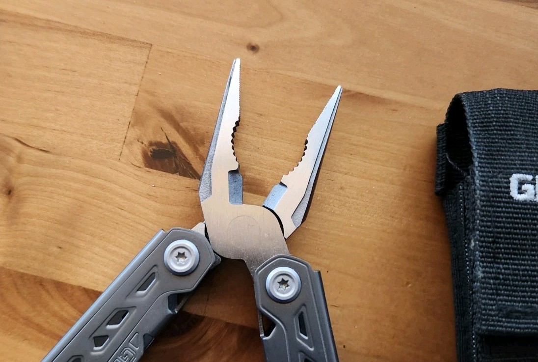 Gerber Truss Folding Multi-Tools Pliers Pocket Knife w/ Sheath – Excellent U45