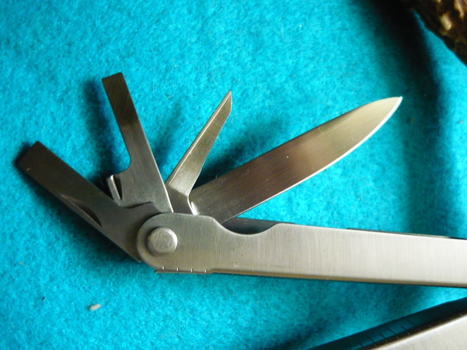 ***Leatherman BIG LETTER PST Multi-Tool -Japan w/ SHEATH