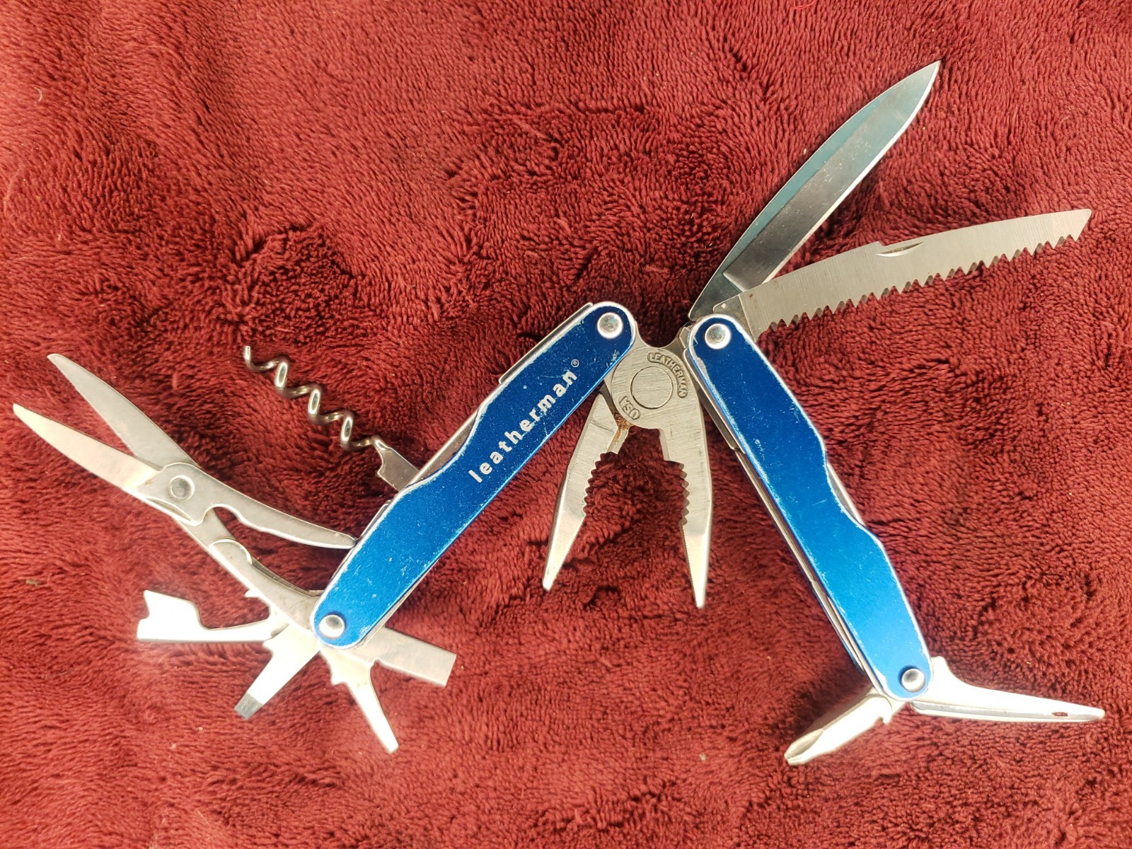 🔪 Leatherman Juice CS4 Multi-Tool Stainless Pliers Multi Tool Blue Read