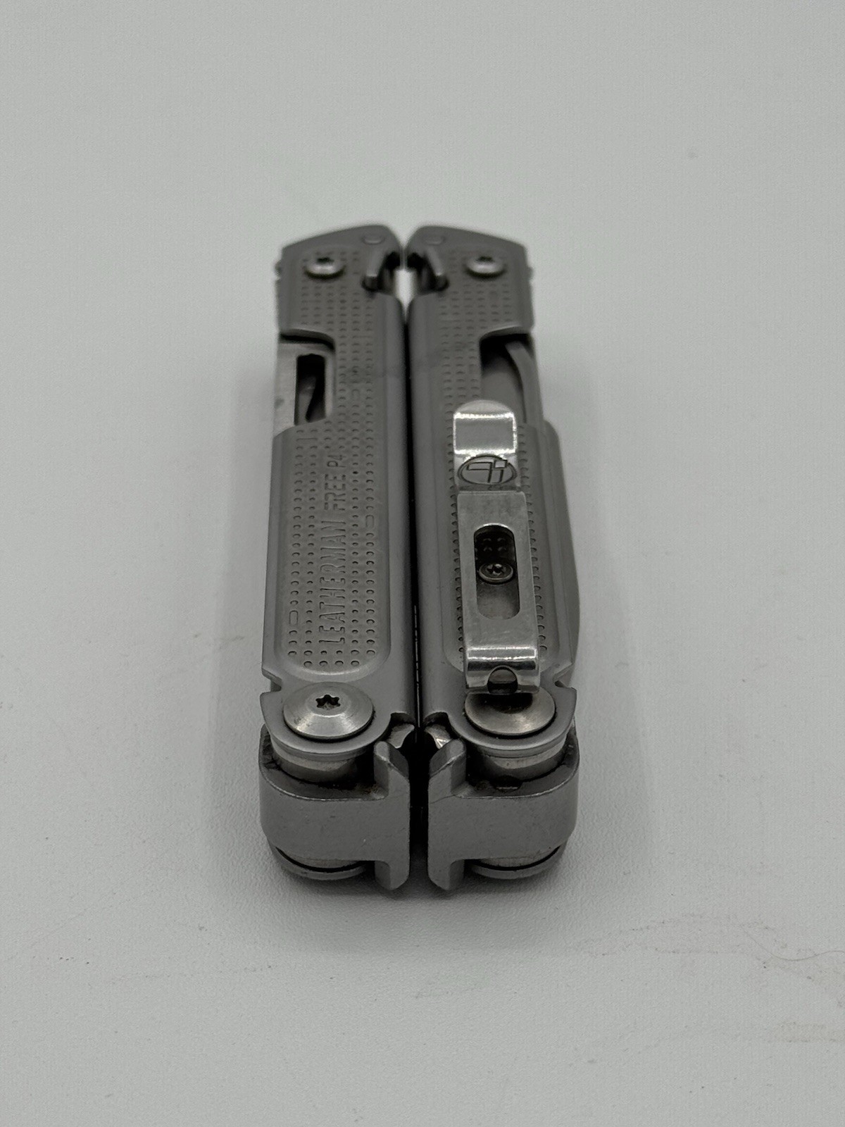 Leatherman FREE P4 Retired Multi Tool Pocket Clip Gray Sheath USA Stainless READ