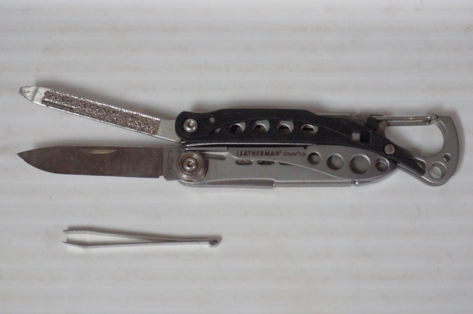Leatherman Style CS Black Multi-Tool – Scissors, Knife, Carabiner – *Retired*