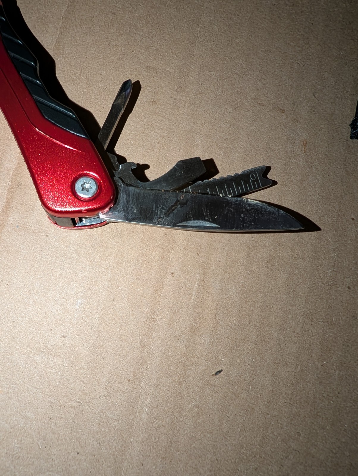 Snag Multi Purpose Tool. 10 Tools W/ Sheath