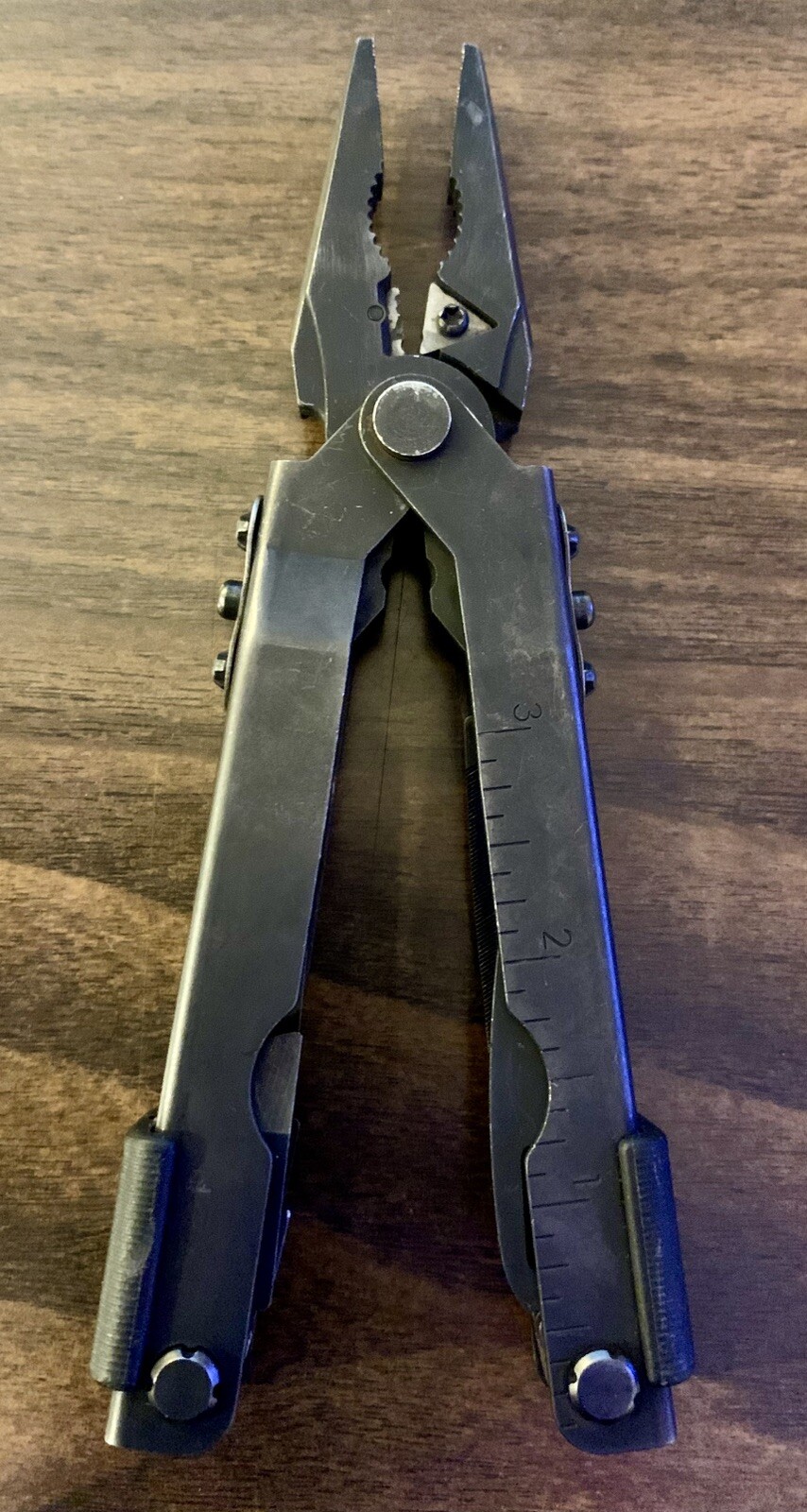 Gerber MP600 Black Oxide Multi-Tool Needle Nose Pliers Carbide Cutters Knife