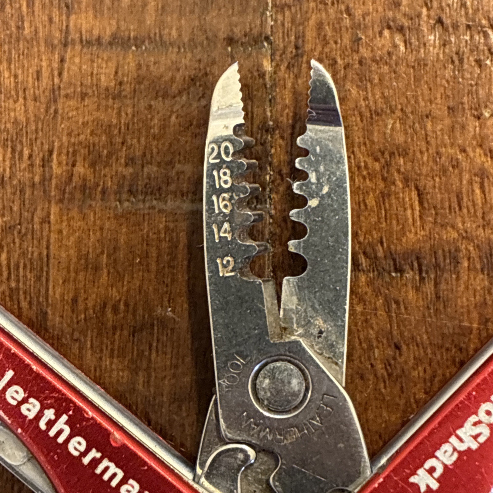 Leatherman Squirt “Radio Shack” E4 Multi-Tool w/Wire Strippers – Very Good