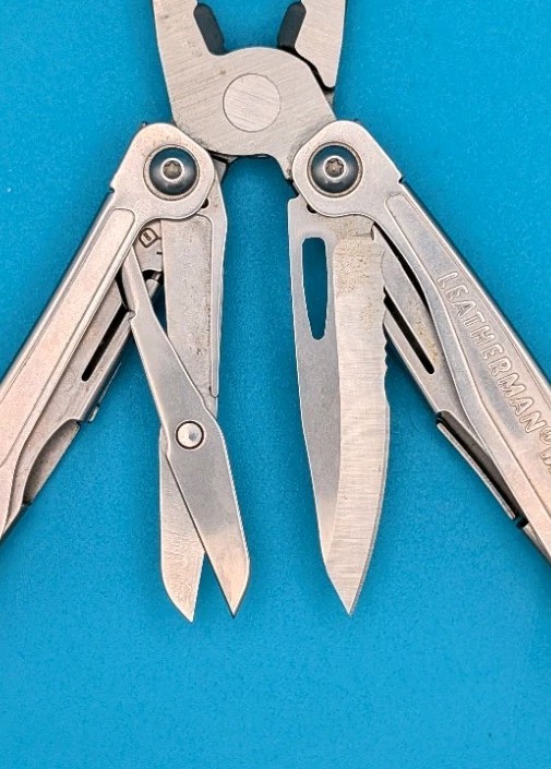 LEATHERMAN WINGMAN MULTI-TOOL! FAST SHIPPING!