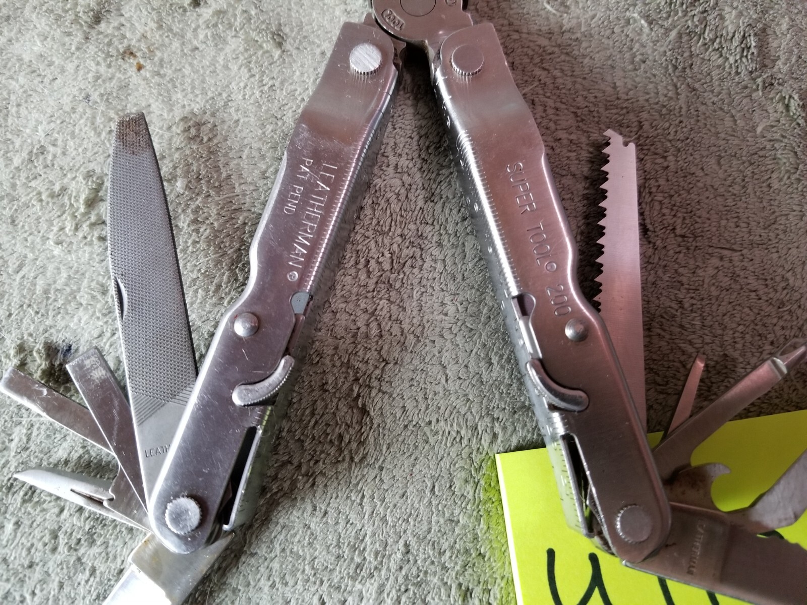1 Leatherman SUPER Tool 200 COLLECTIBLE LOT U110