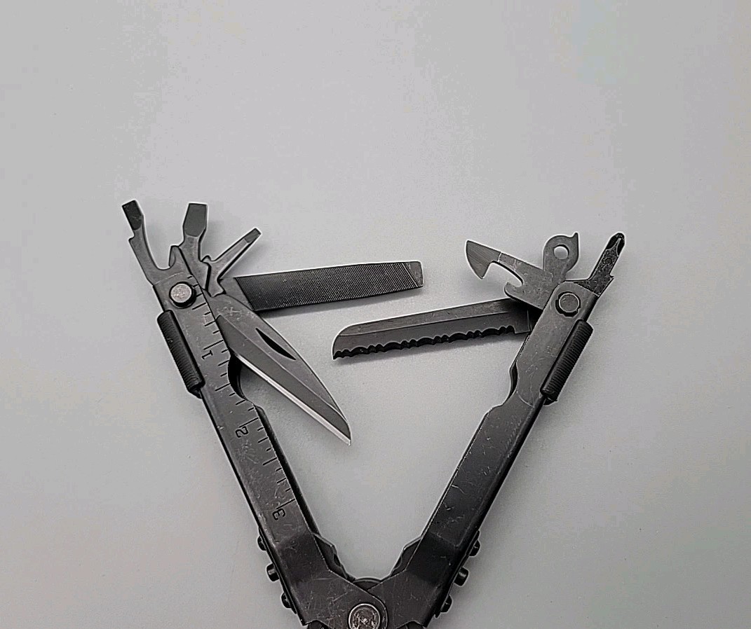 Gerber Multiplier MP600 Multi-Tool – Black – Needle Nose Carbide Cutter Pliers