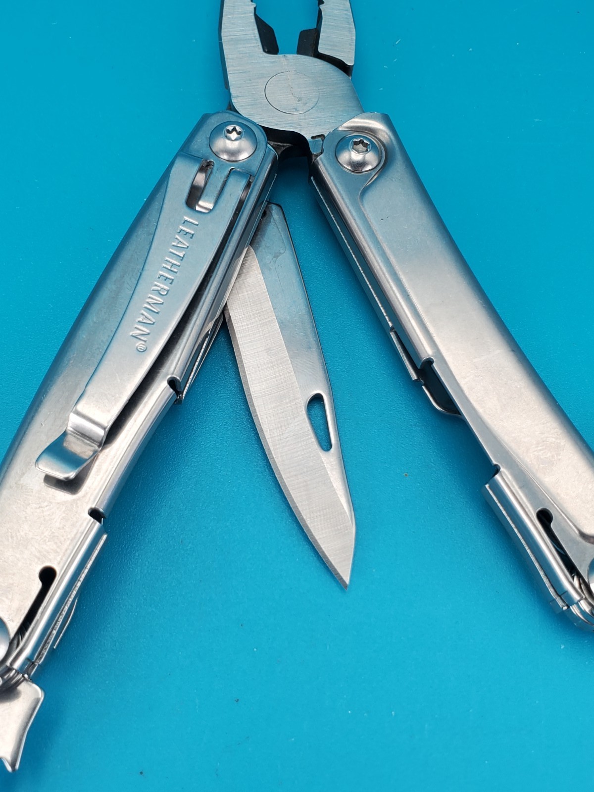 Leatherman Rev 3.8″ Multi-Tool, Stainless!