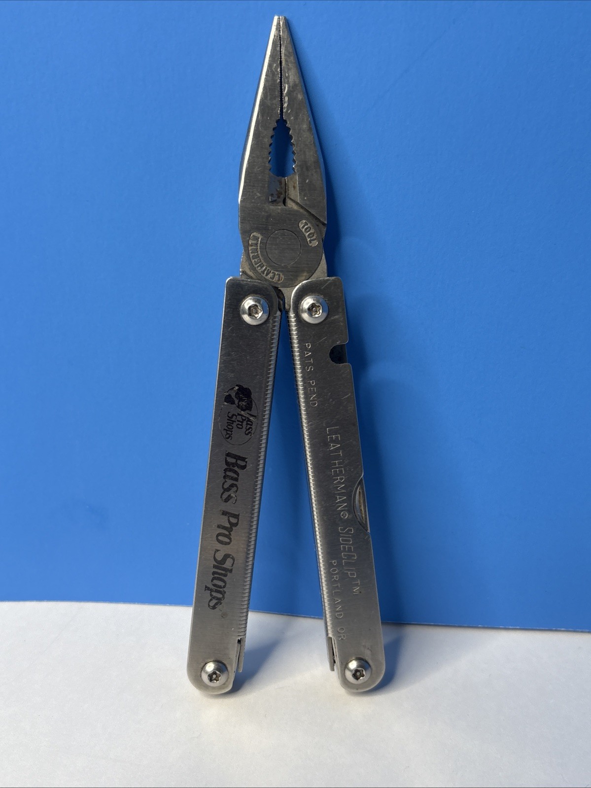 Leatherman SIDECLIP Bass Pro Shops Edition Multi-Tool PATS PEND PORTLAND OR
