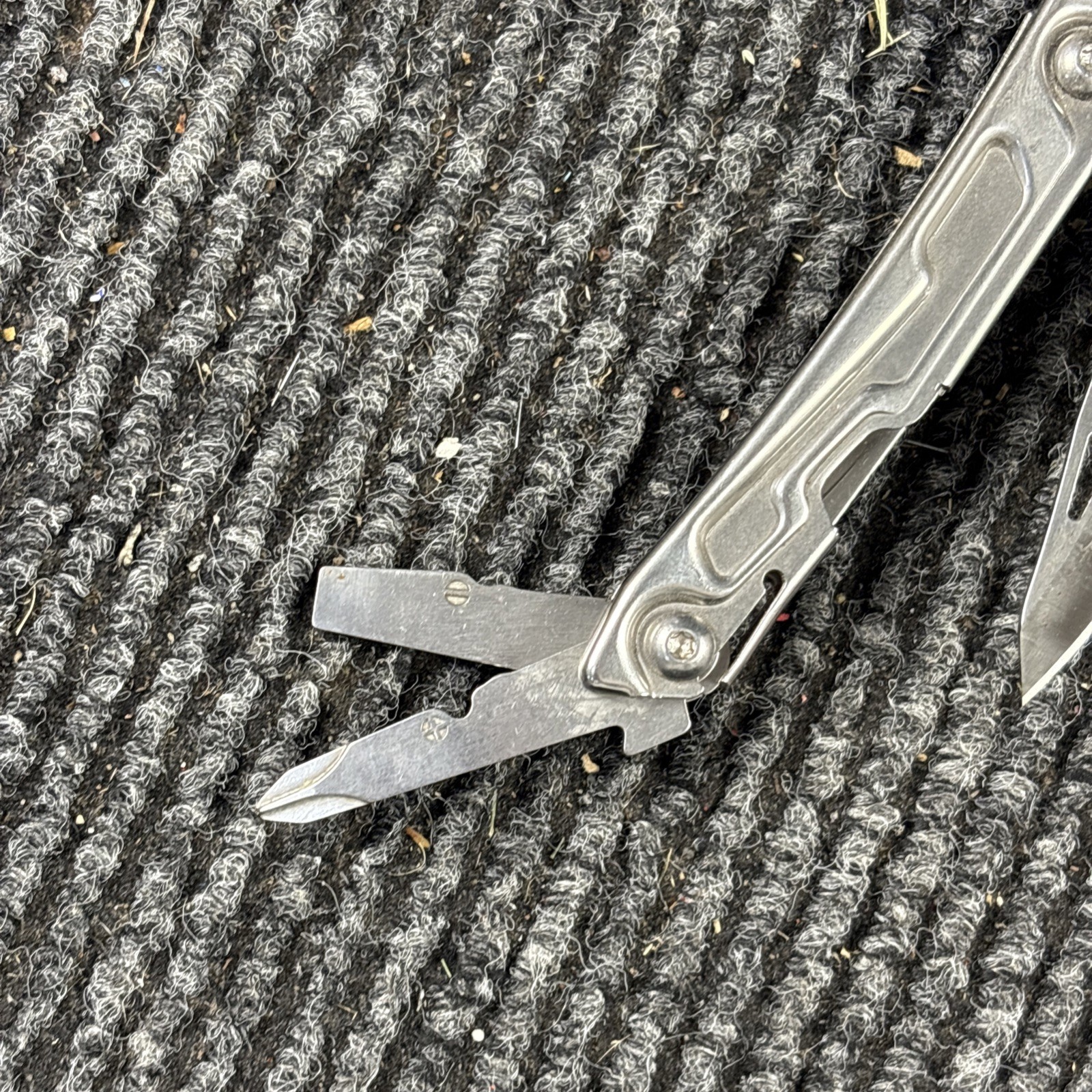 Leatherman Rev 3.8″ Multi-Tool, Stainless! USED (048)