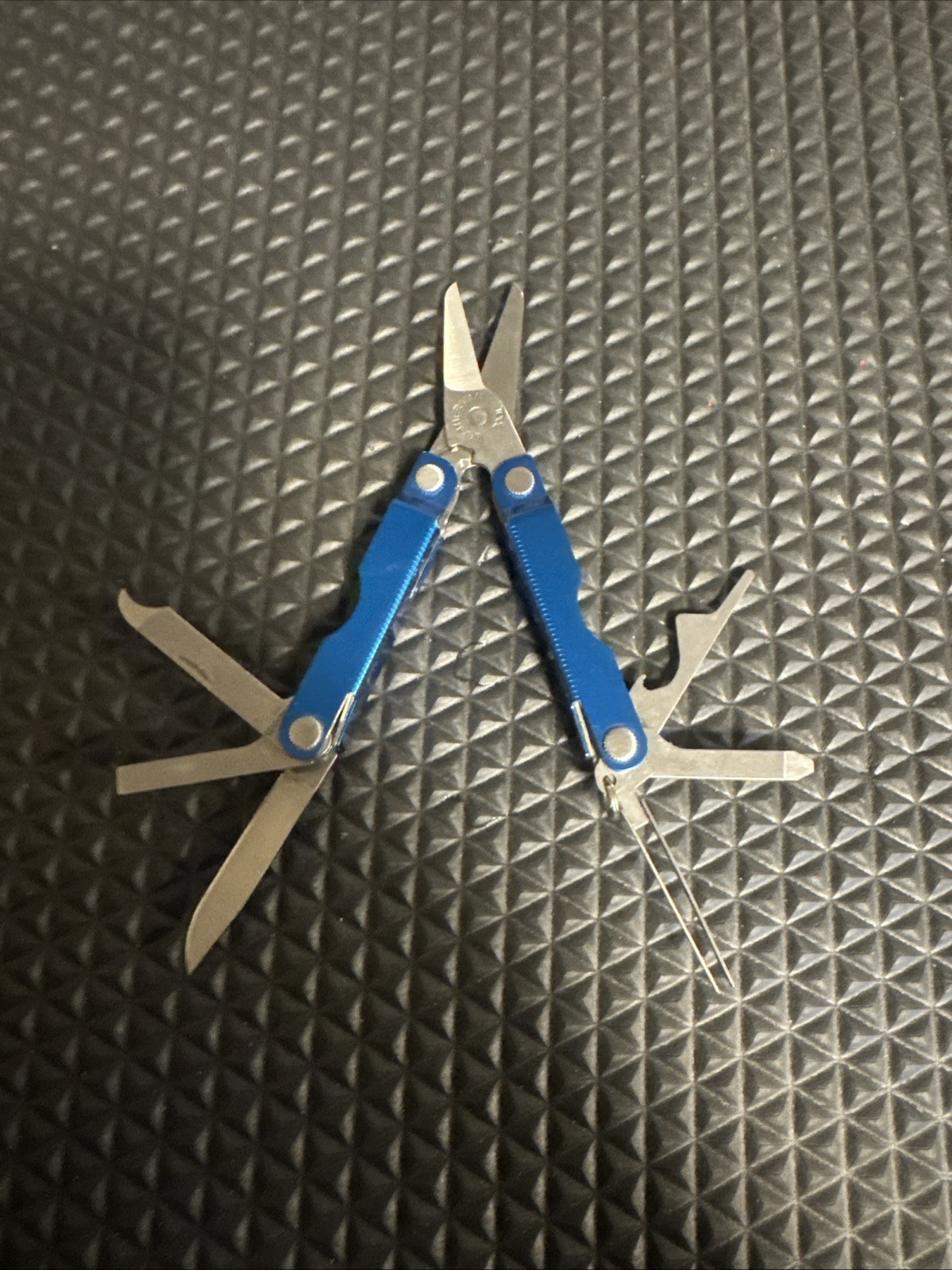 Leatherman Micra Blue Anodized Aluminum Multi-tool Knife 04/13