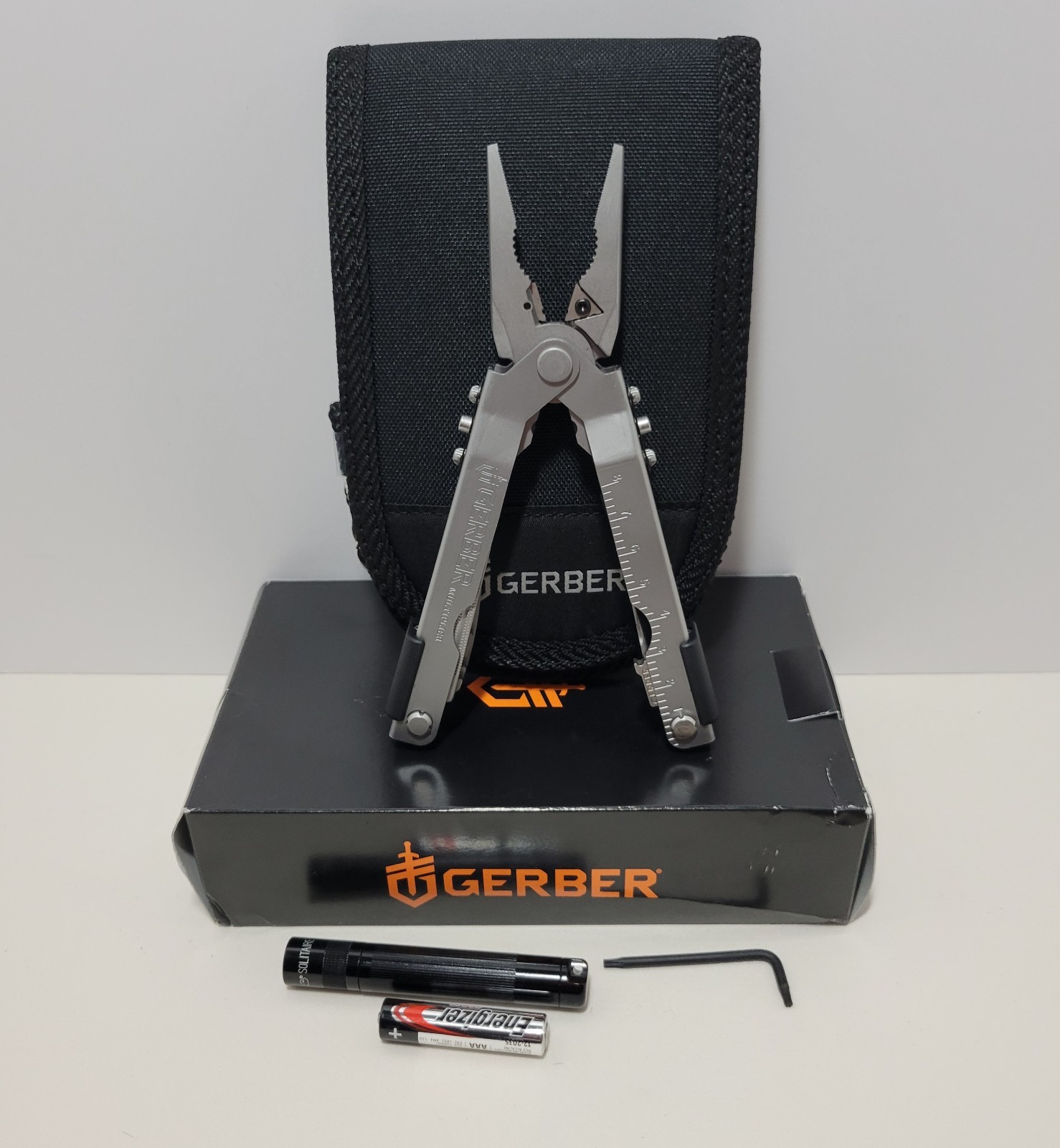 Gerber ‎MP600 Multi-Tool Pliers +Sheath+Flashlight ✨️New Maintenance Kit G07570N