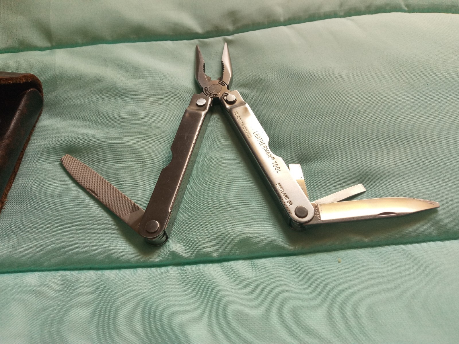 Vintage Genuine Original Leatherman Multitool Brown Leather Sheath Portland OR