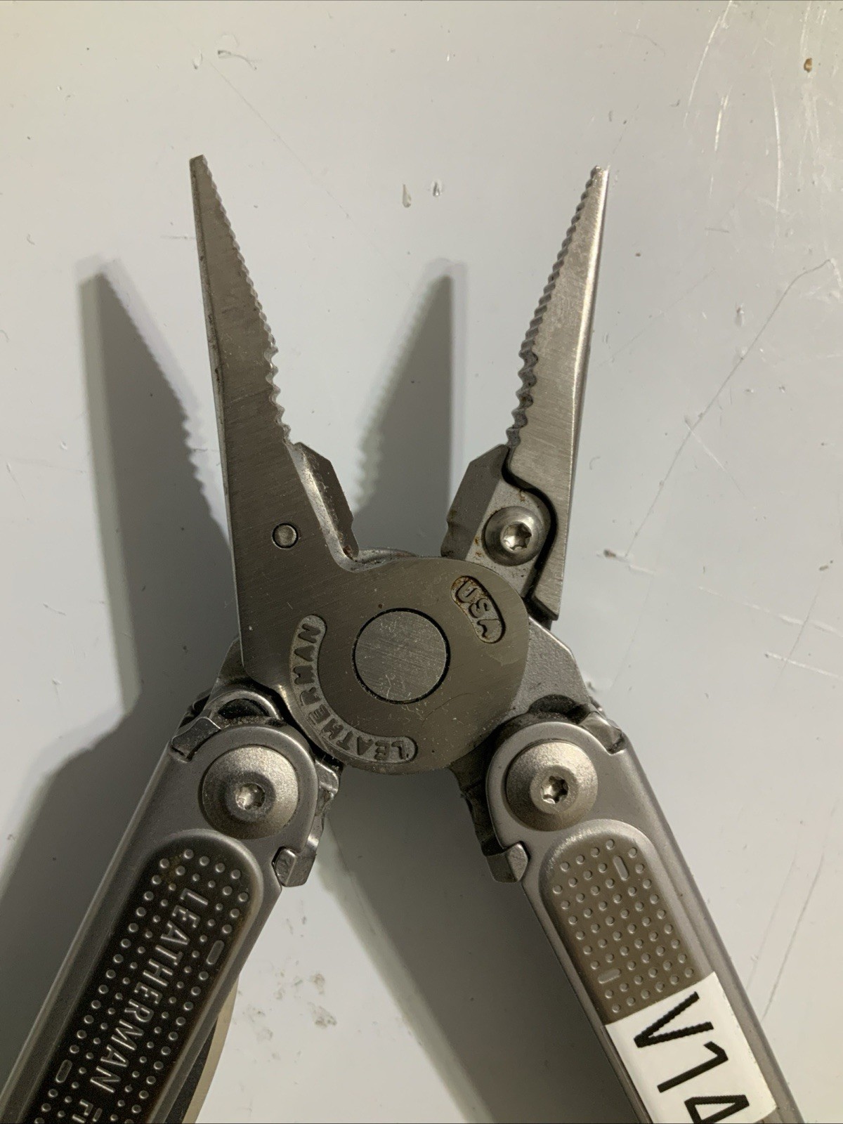 Leatherman Free P4 Stainless Steel Multi Tool Retired – V14