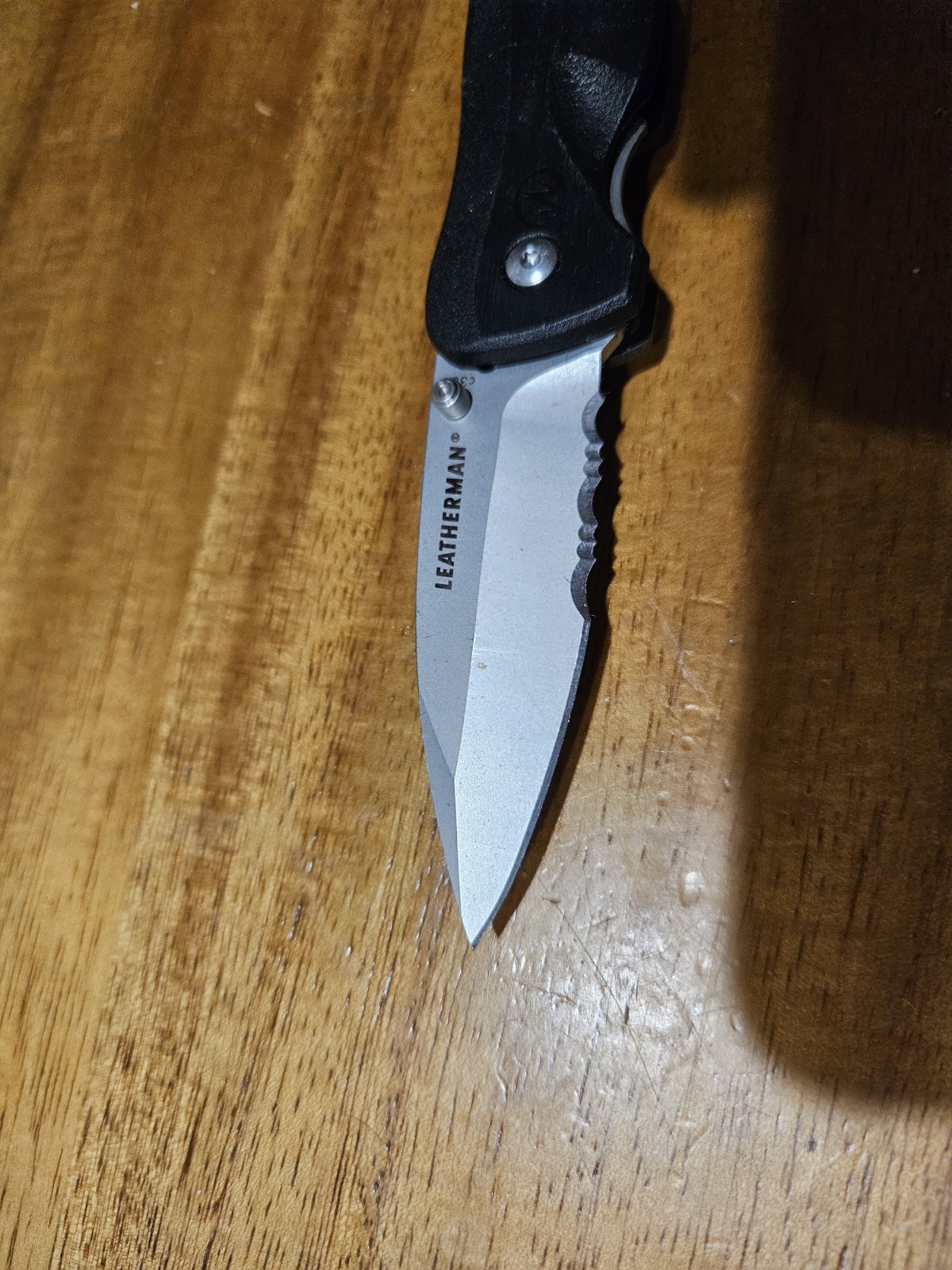 Leatherman Folding Lock Blade Knife c33x w/ Carabiner Retired