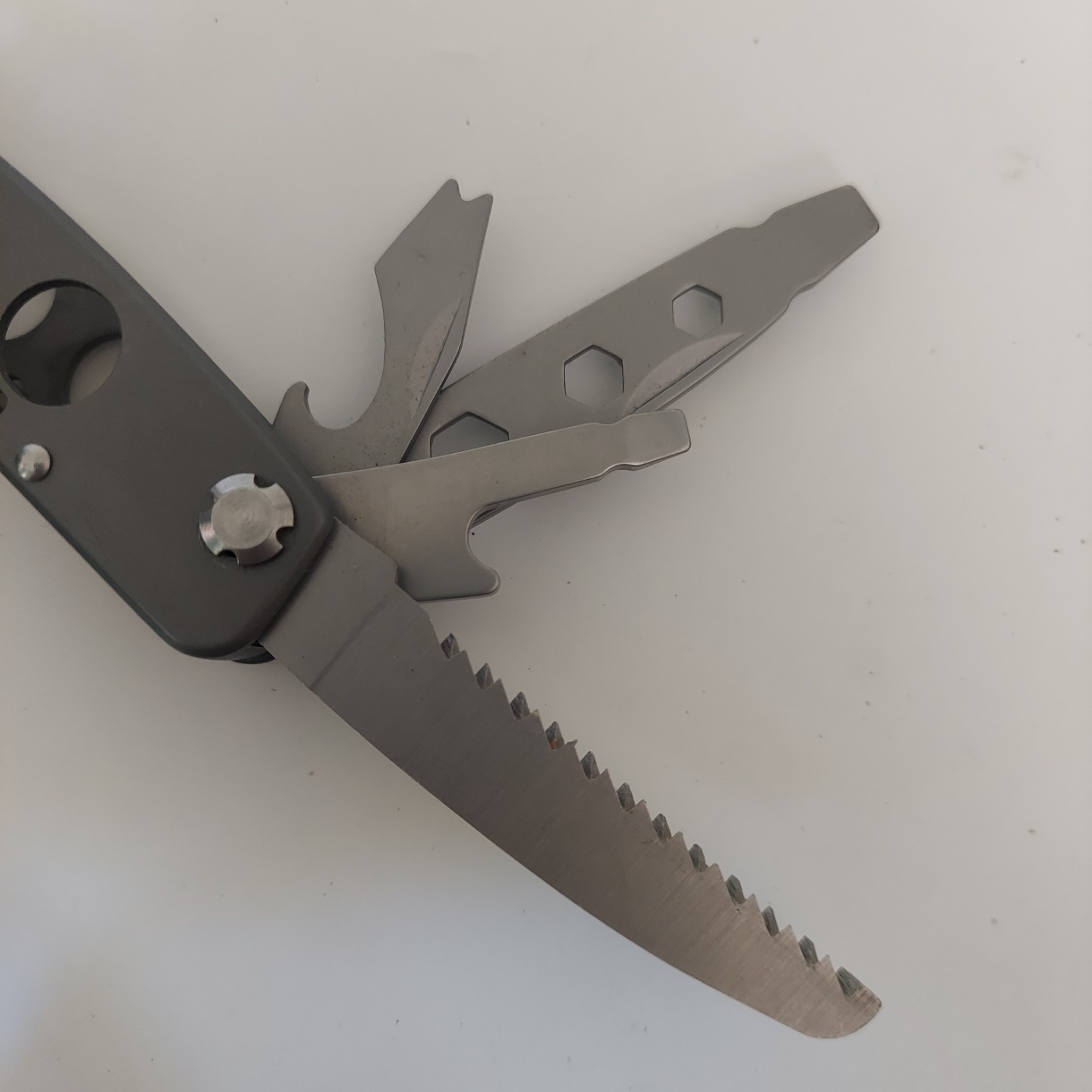 SCHRADE ST10 Stainless Steel Multi Tool with Belt Sheath