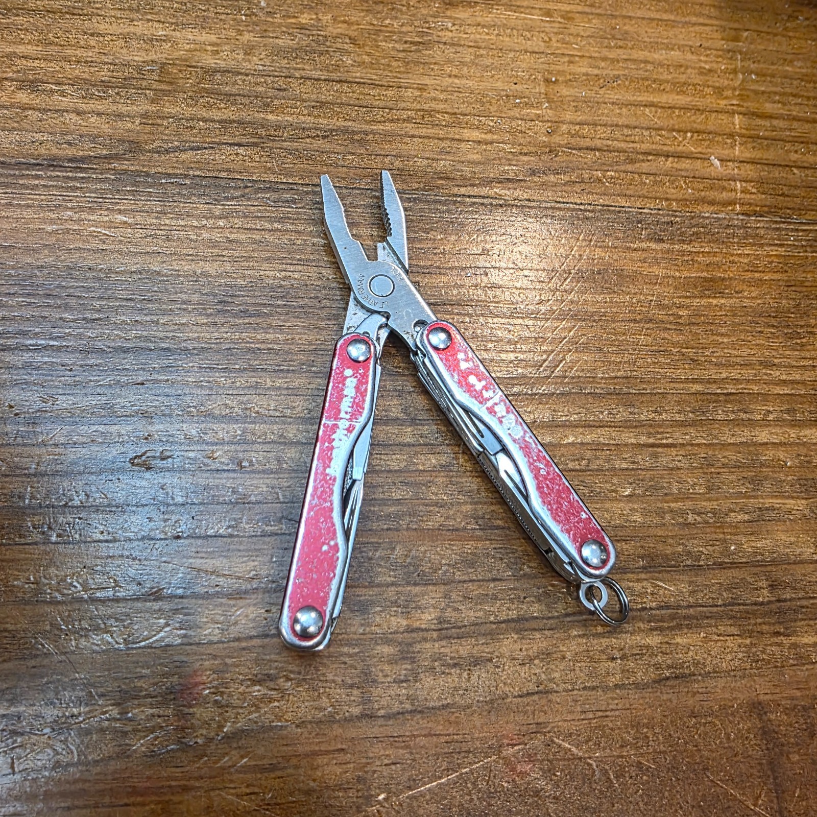 Leatherman Squirt P4 Multi-Tool, Knife, Pliers, Retired Collectible, Red