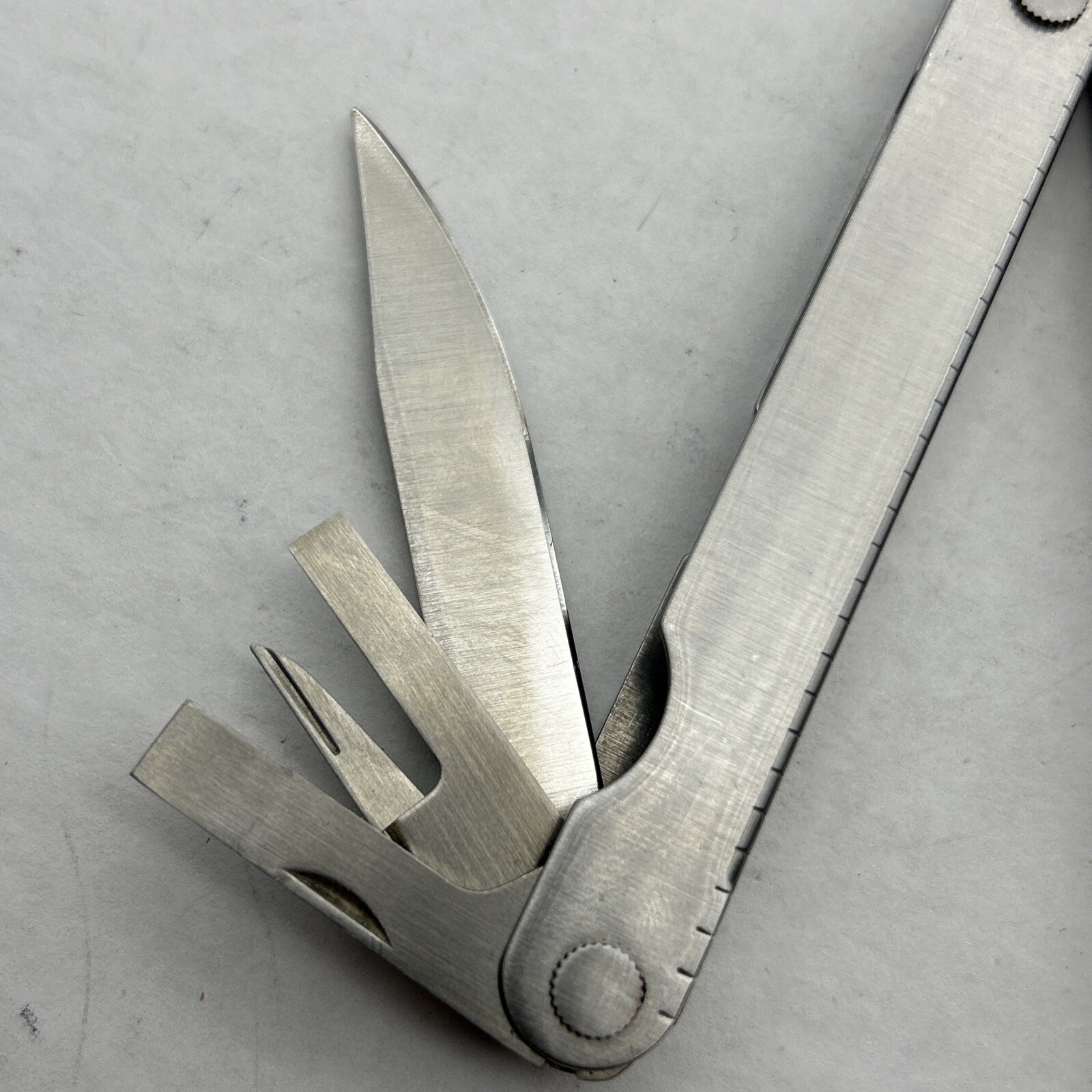 Retired 1995 Leatherman Multi-Tool US Reg TM 1325473 Portland OR w/ Leather Case