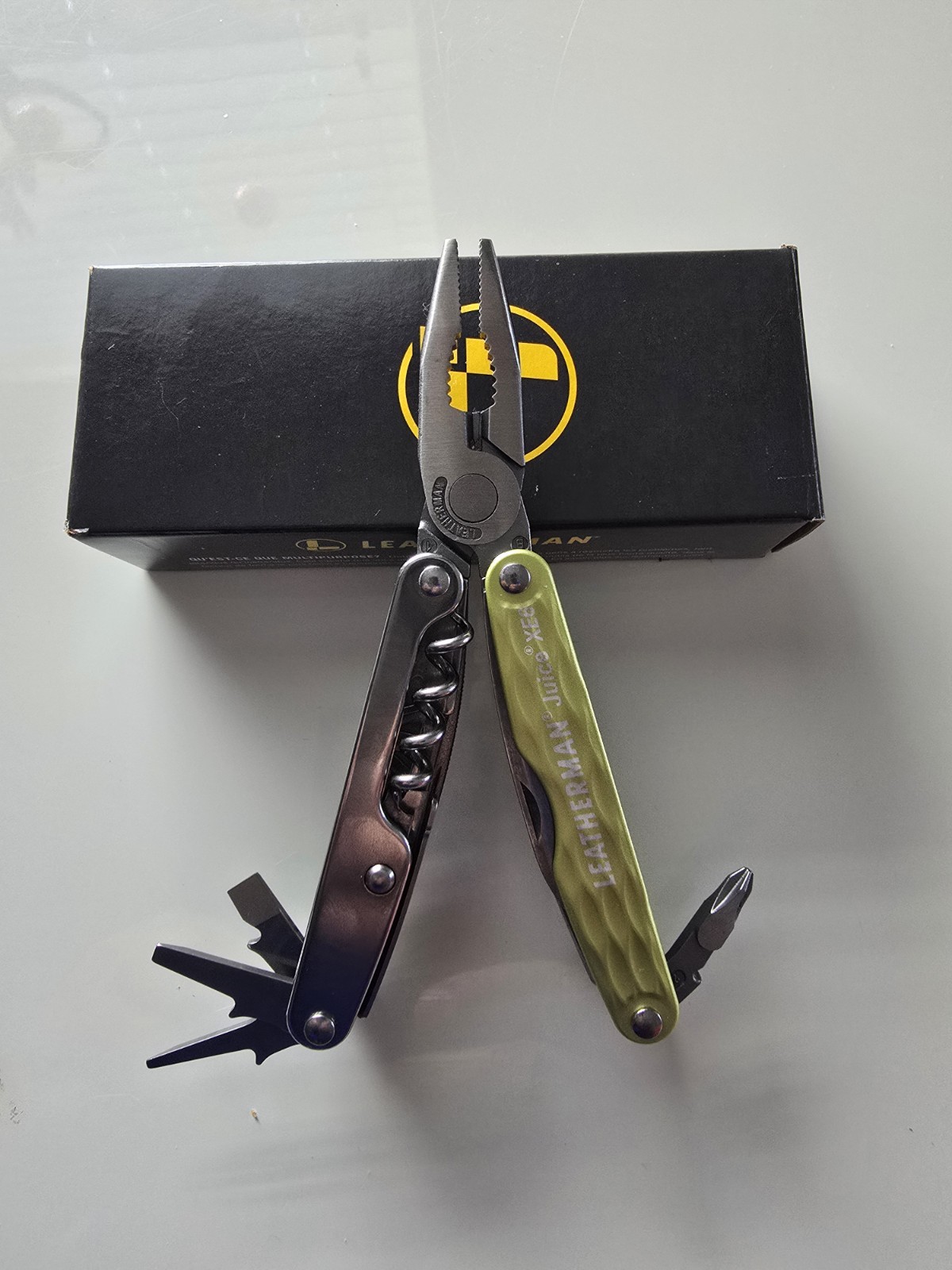 Leatherman Juice XE6 Moss Green 14 Tool Multi-Tool w/Sheath Retired 831931