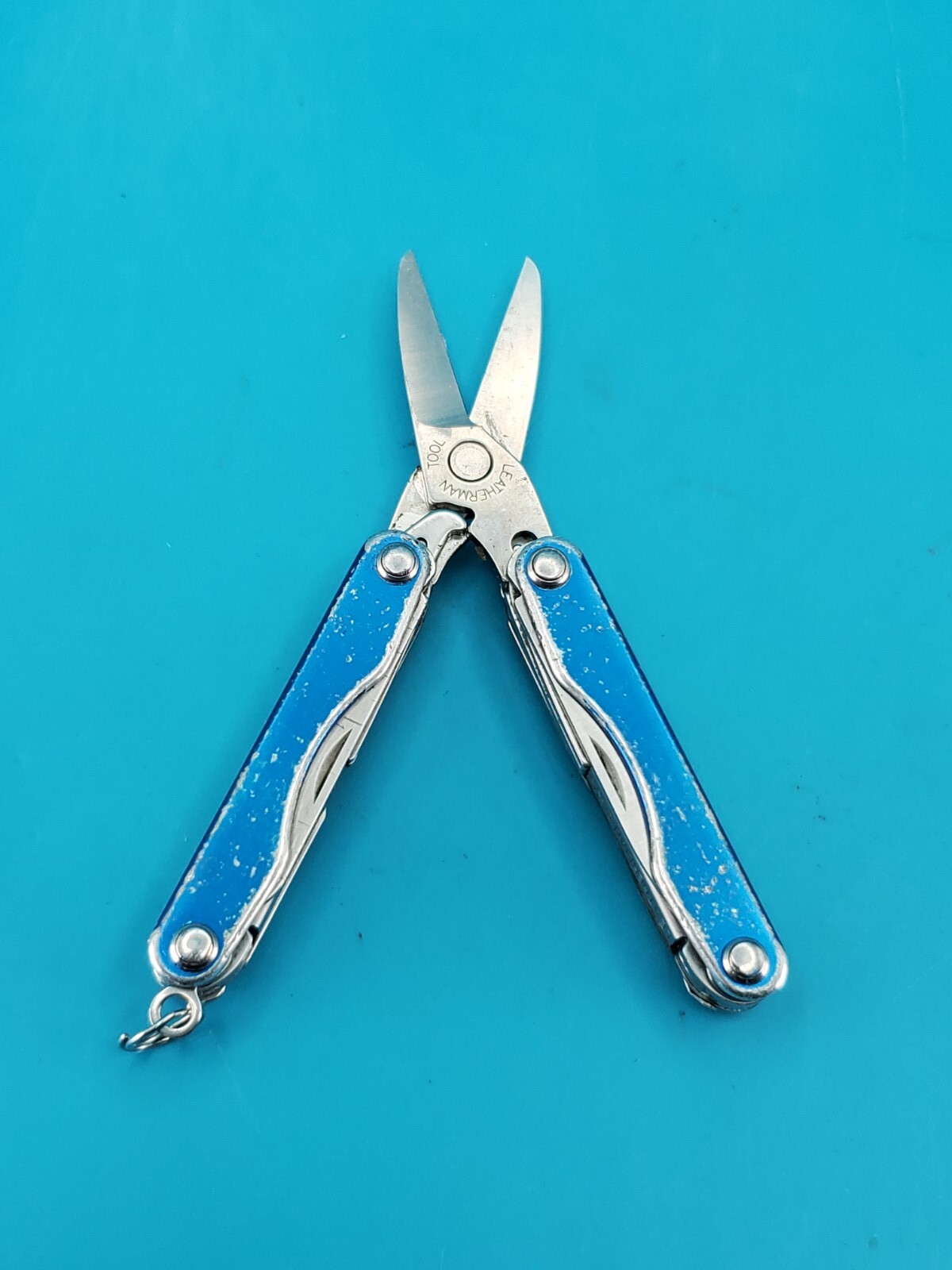 Leatherman “Squirt S4” Stainless Steel Multi Tool – BLUE!