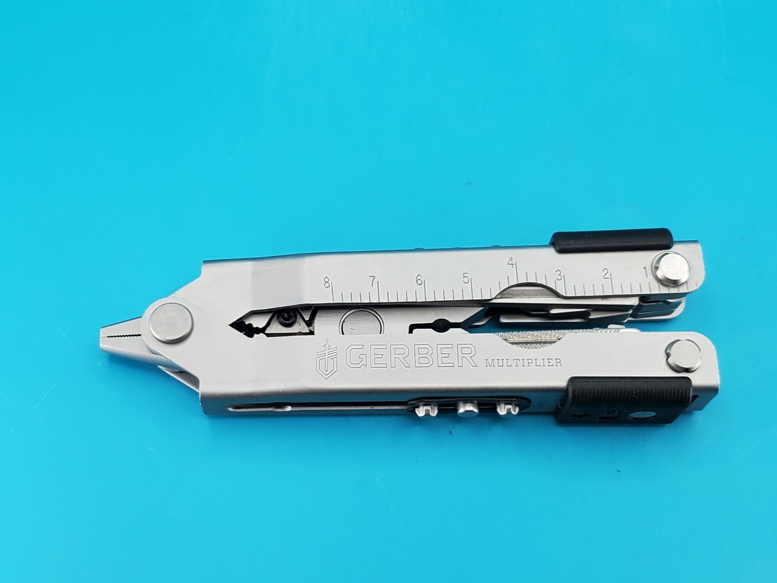 Gerber MP600 Silver Multi-Tool Needle Nose Pliers! EXCELLENT!