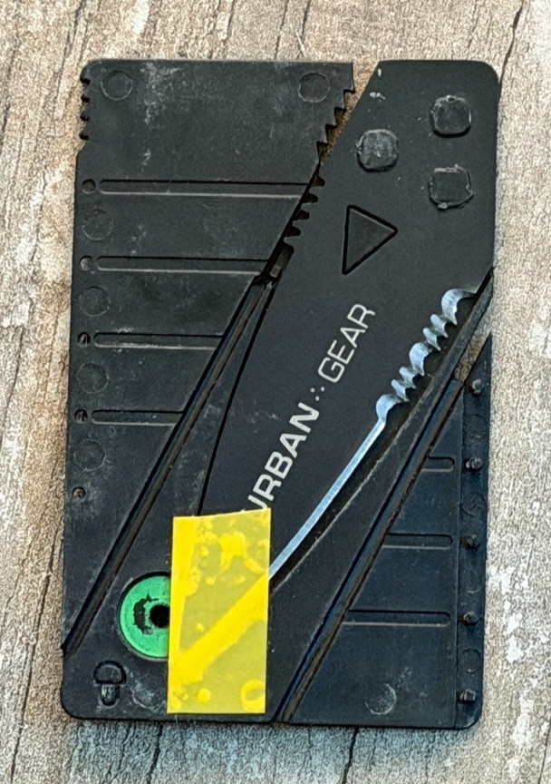 Credit Card Size Pocket Folding Knife by Urban Gear – Unused