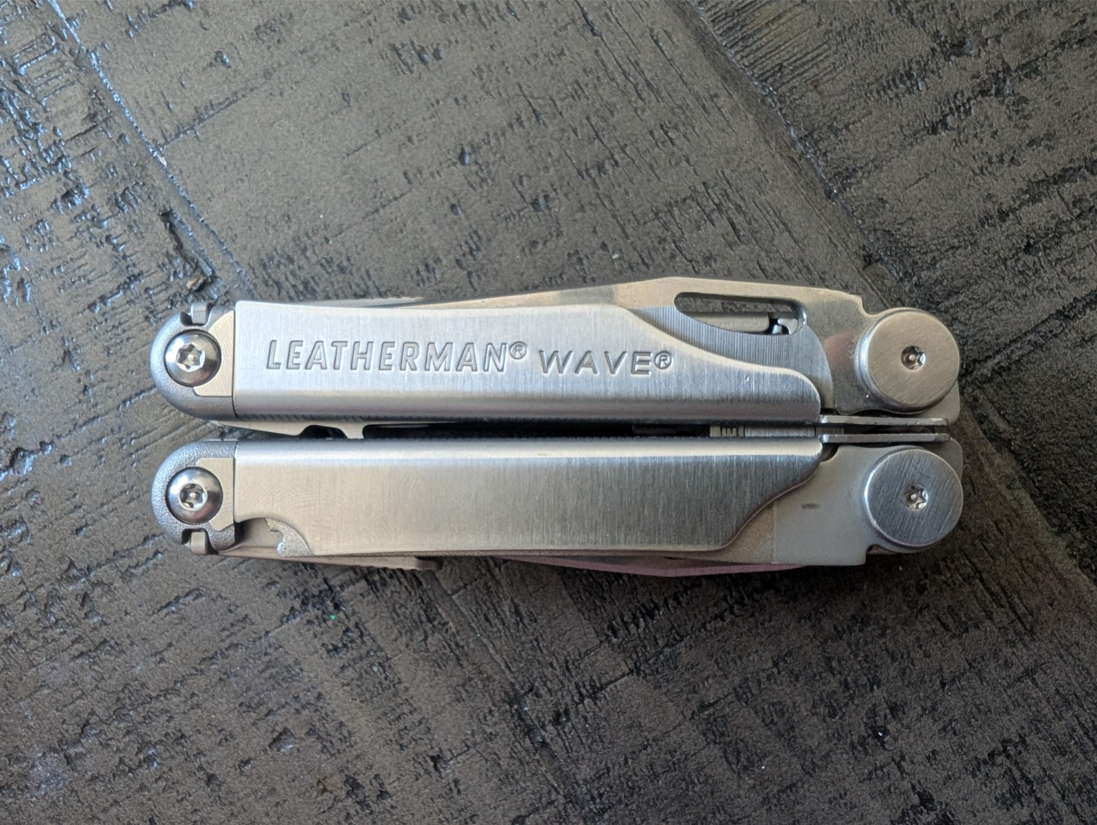 Leatherman Wave Silver Multi Tool Made in USA 18-in-1 Multitool