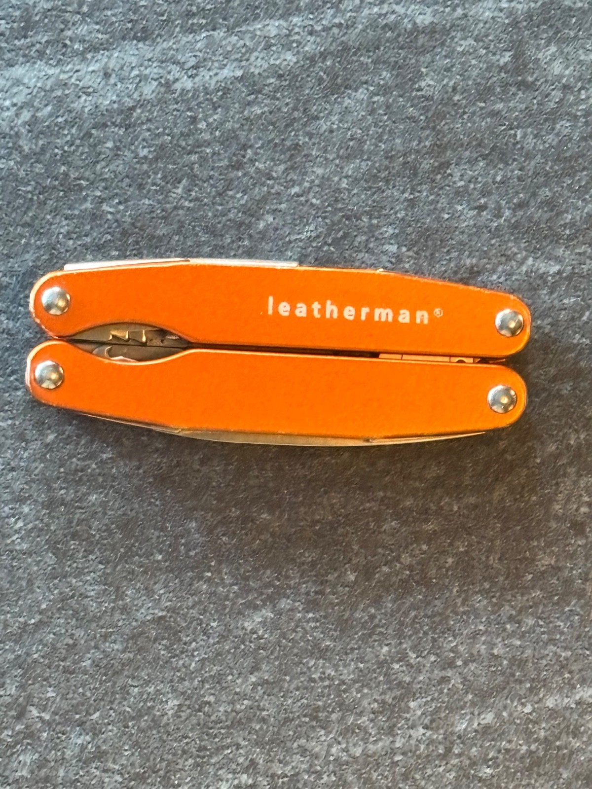 Rare Leatherman JUICE S2 orange with sheath. FREE SHIPPING!