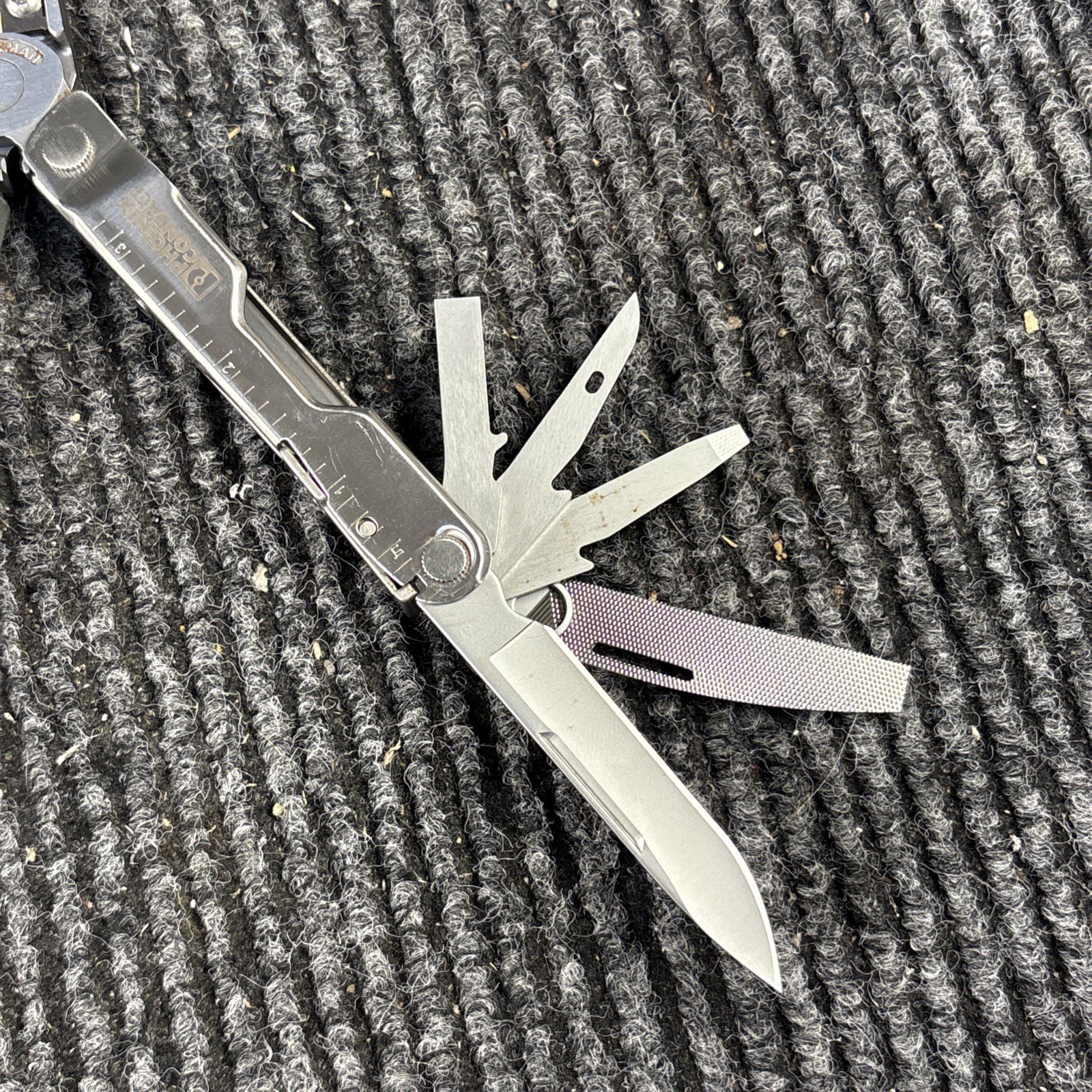 Leatherman REBAR Multi-Tool (084)