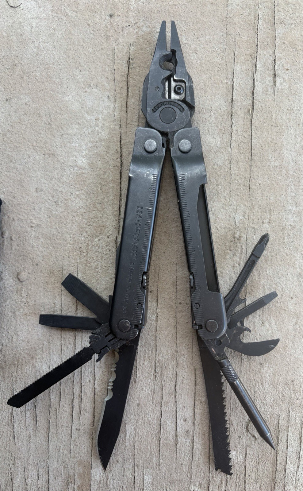LEATHERMAN SUPER TOOL 300 EOD MULTI-TOOL CARBIDE CUTTERS BLACK OXIDE W/POUCH