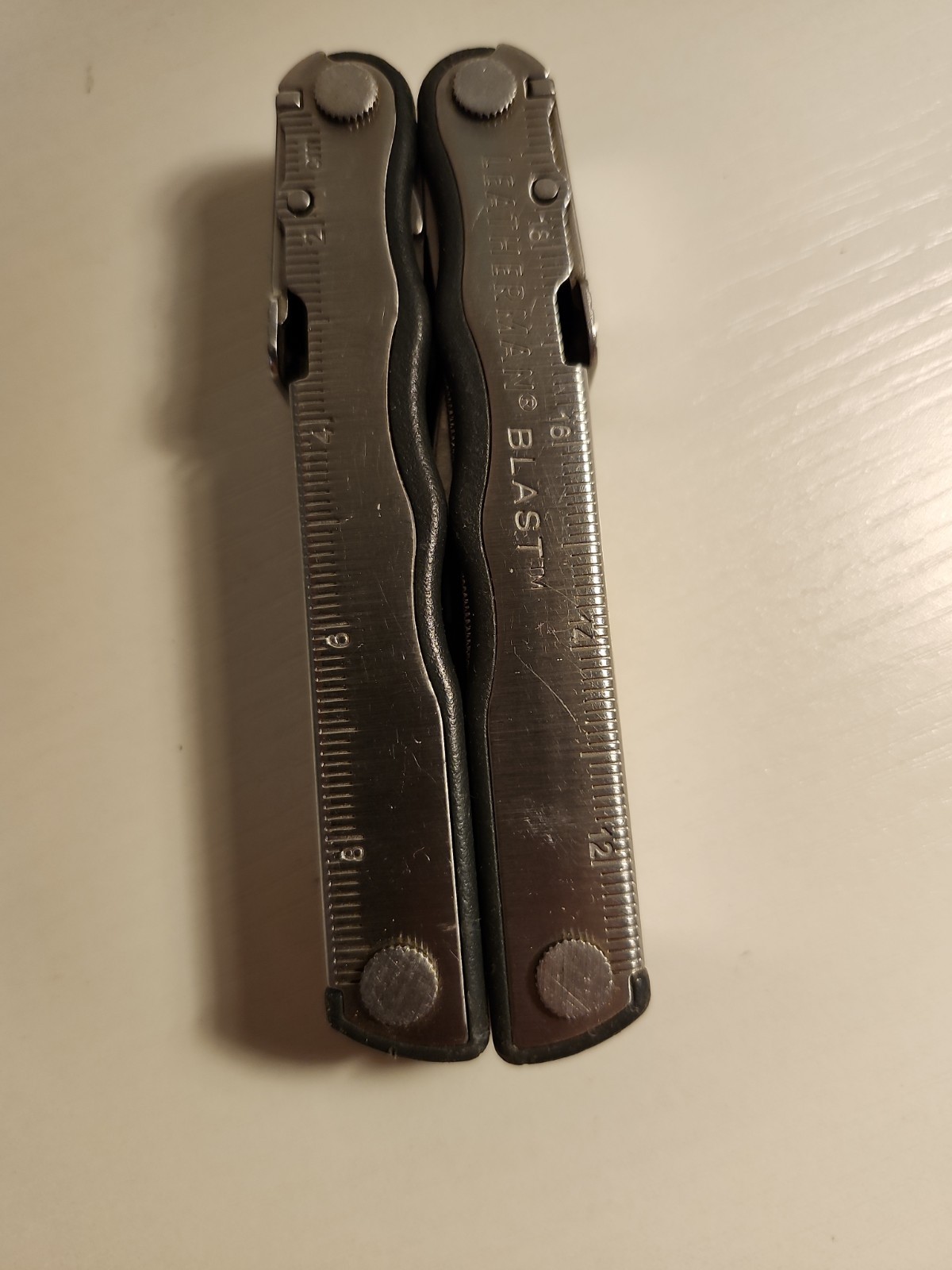 Leatherman Blast Multi Tool Knife Pliers 4″ Closed