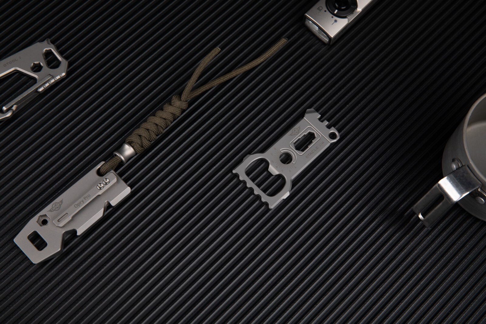 Olight Oknife Otacle J1M EDC Multi Tool, Pry Bar, Bottle Opener, Slotted Screwdr