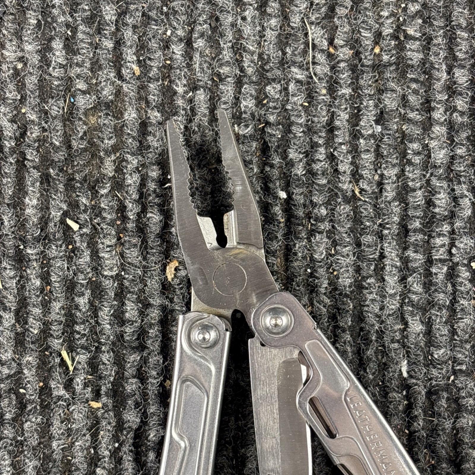 Leatherman Rev 3.8″ Multi-Tool, Stainless! USED (046)