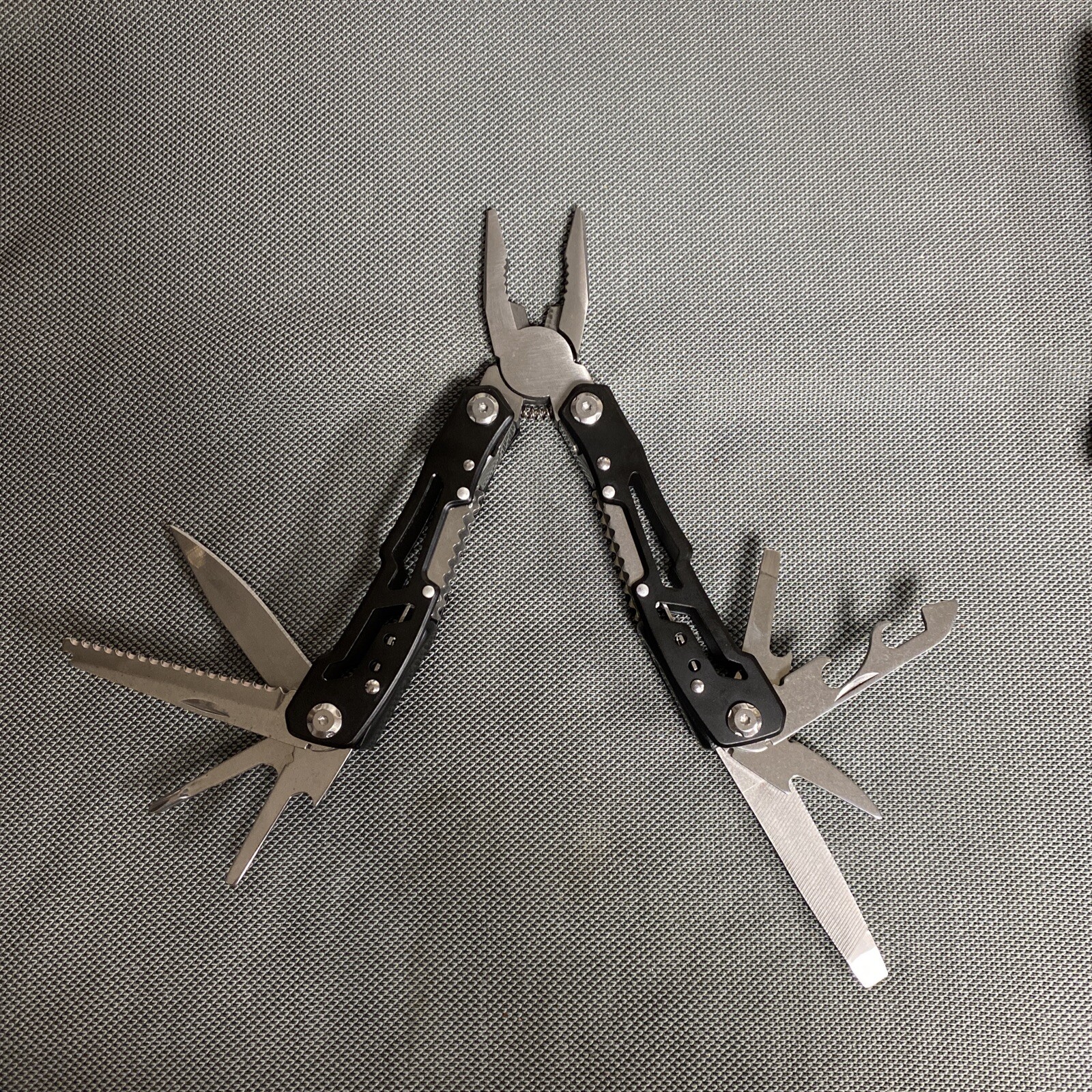 fangfo 14-in-1 Multitool-Everyday, Outdoor, Survival, Camping, Hunting & Hiking
