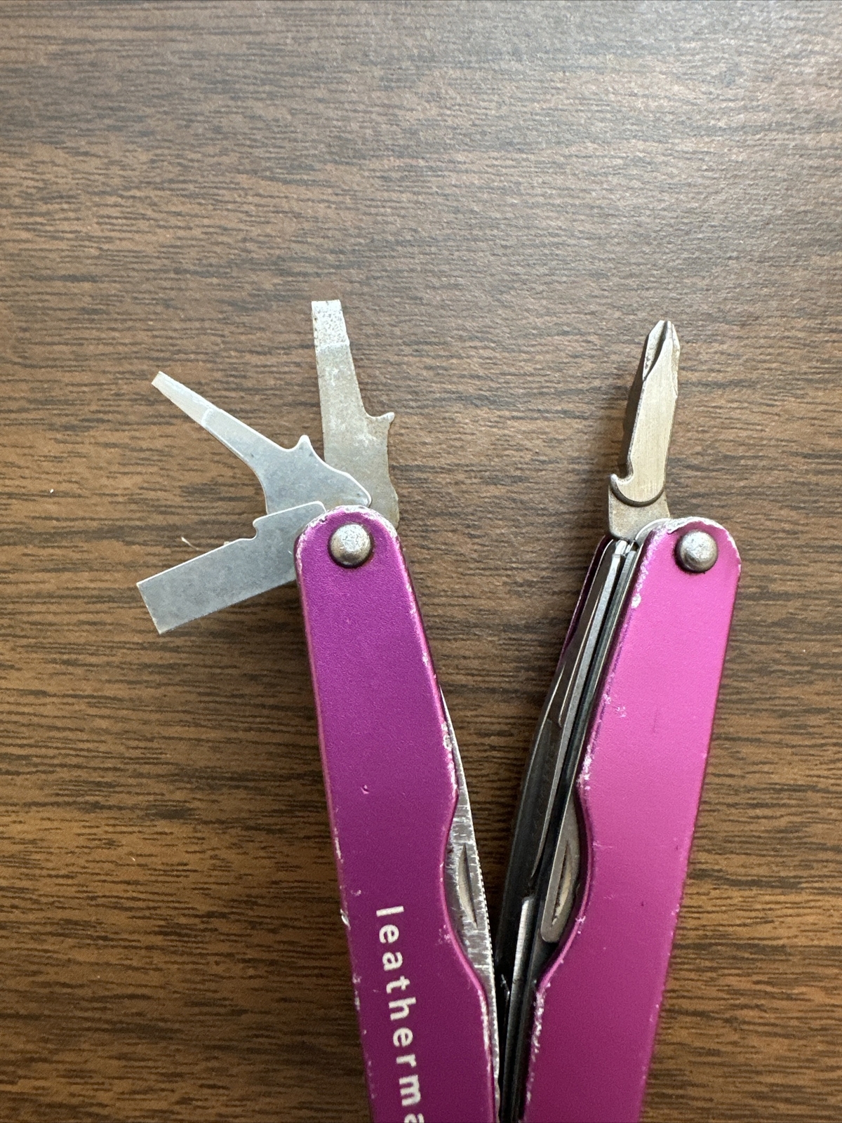 Discontinued Gen 1 Purple Leatherman Juice XE6, Fish, Great EDC *READ*