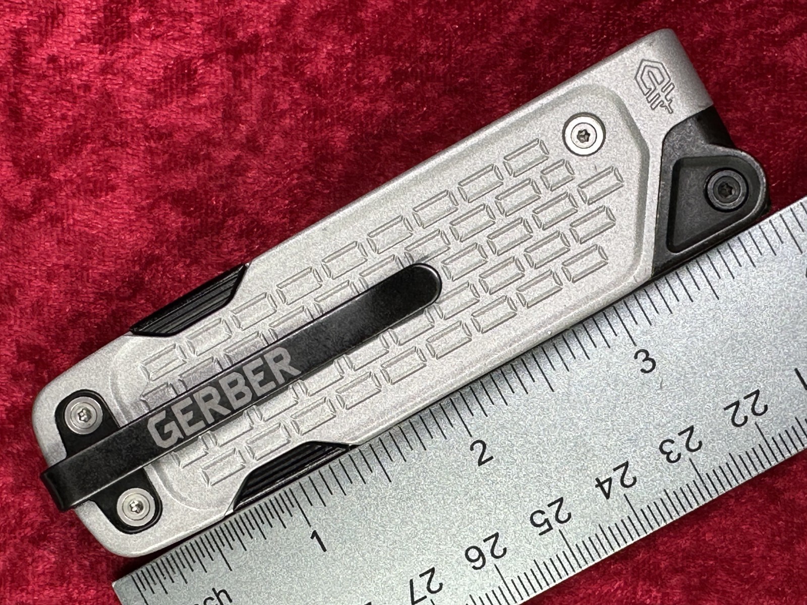 Gerber Lockdown Drive Aluminum Handle Pocket Multi-Tool 7-in-1 w/Pocket Clip(668